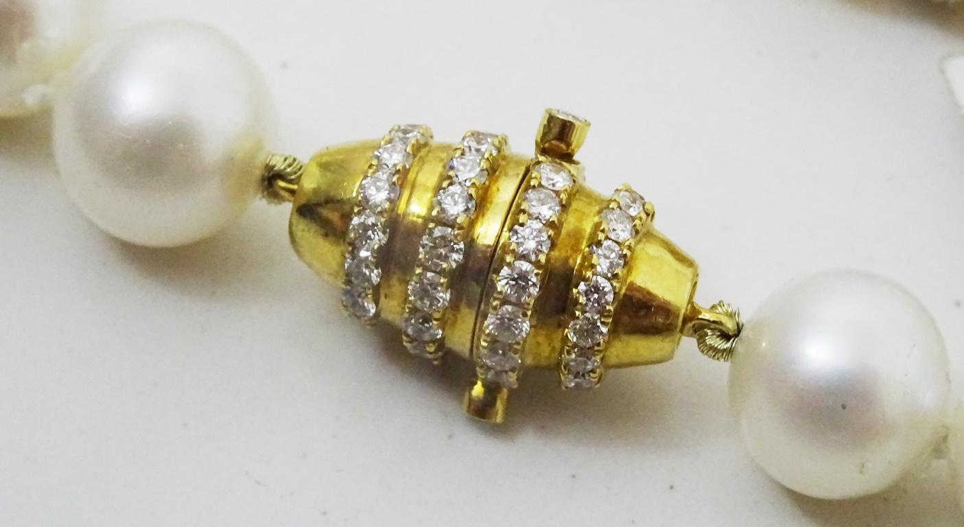 Specially designed Akoya Pearl . 18 karat Gold and Diamond Necklace by Yvel For Sale 2