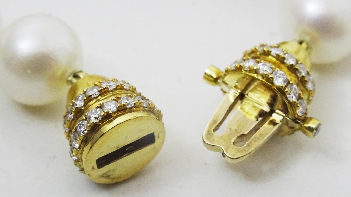 Specially designed Akoya Pearl . 18 karat Gold and Diamond Necklace by Yvel For Sale 3
