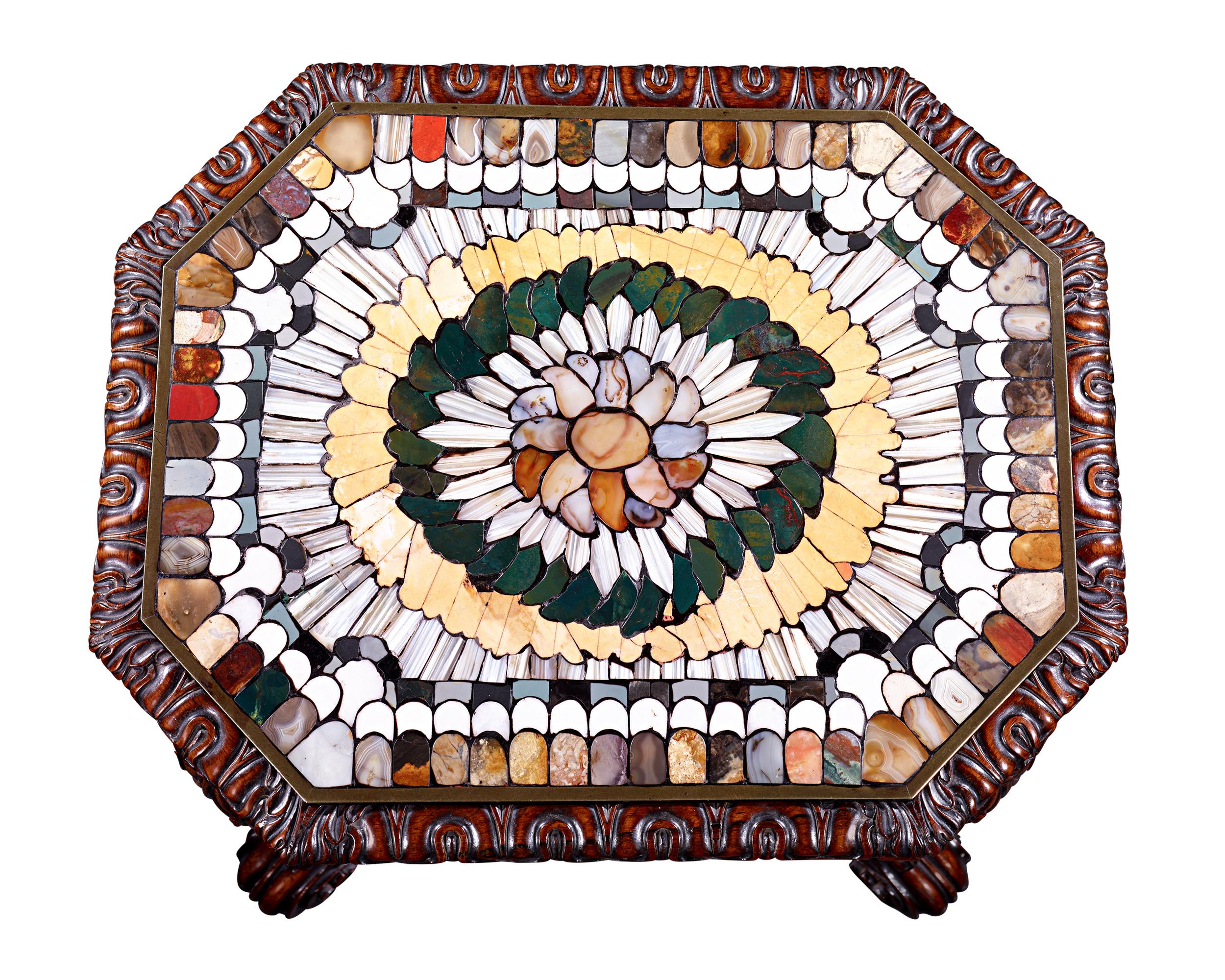 Mesa de muestras octogonal
William Trotter
Principios del siglo XIX

Esta extraordinaria mesa escocesa de principios del siglo XIX es una obra maestra de calidad museística atribuida a William Trotter, de Edimburgo, considerado el mejor ebanista de