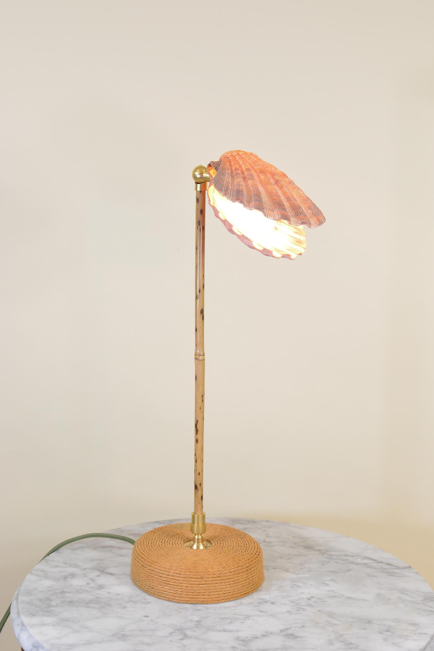 Speckled Bamboo Task Lamp with Scallop Shell Shade and Coiled Seagrass Base In New Condition For Sale In Brooklyn, NY