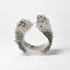 Scultura in vetro con texture maculata, trasparente, grigia e nera di Nina Casson McGarva