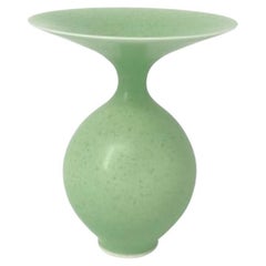 Vase "Speckled Egg Pea Green" d'Anna Silverton