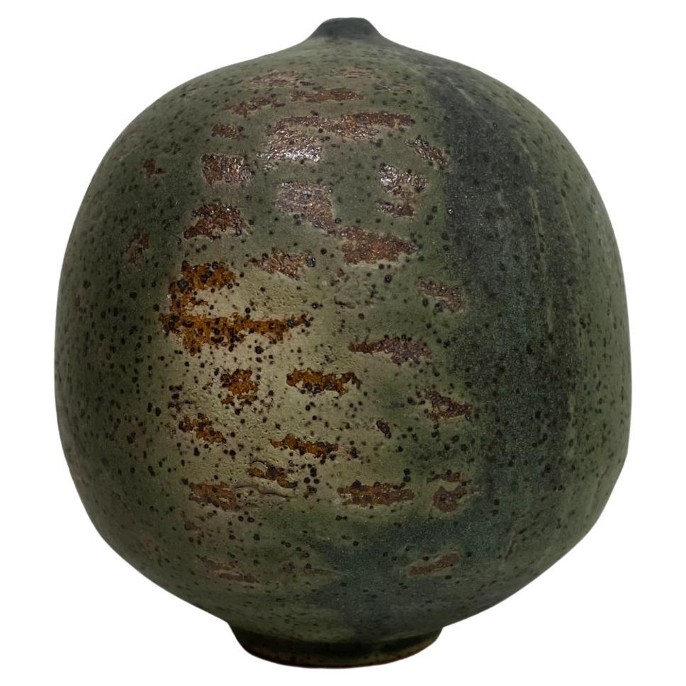Rose Cabat Feelie-Vase aus grüner Kunstkeramik im Stil der 1970er Jahre, Kalifornien