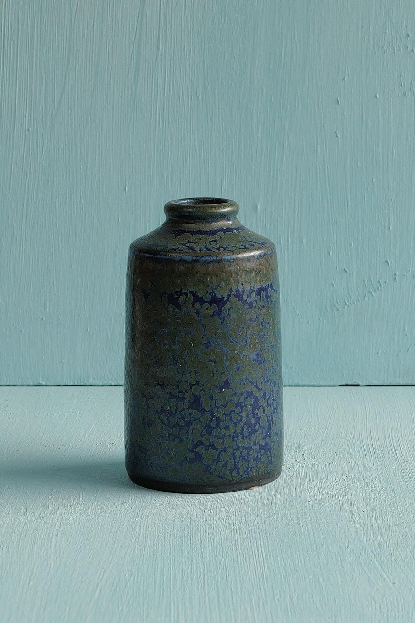 Suédois Speckled stoneware vase by Carl-Harry Stålhane, Rörstrand, Sweden, 1960s en vente