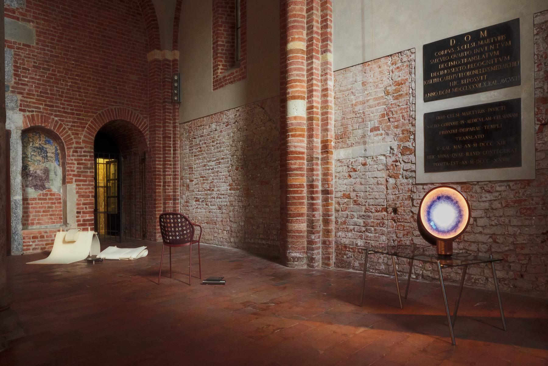 XXI secolo e contemporaneo Lampada da terra Specola, design Zanelalto/Bortotto, smalto a fuoco su rame. in vendita