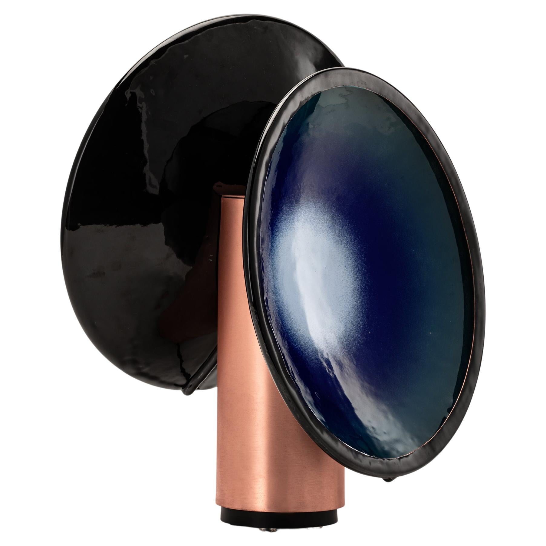 Lampada da tavolo Specola, design di Zanellato Bortotto, smalto a fuoco su rame.