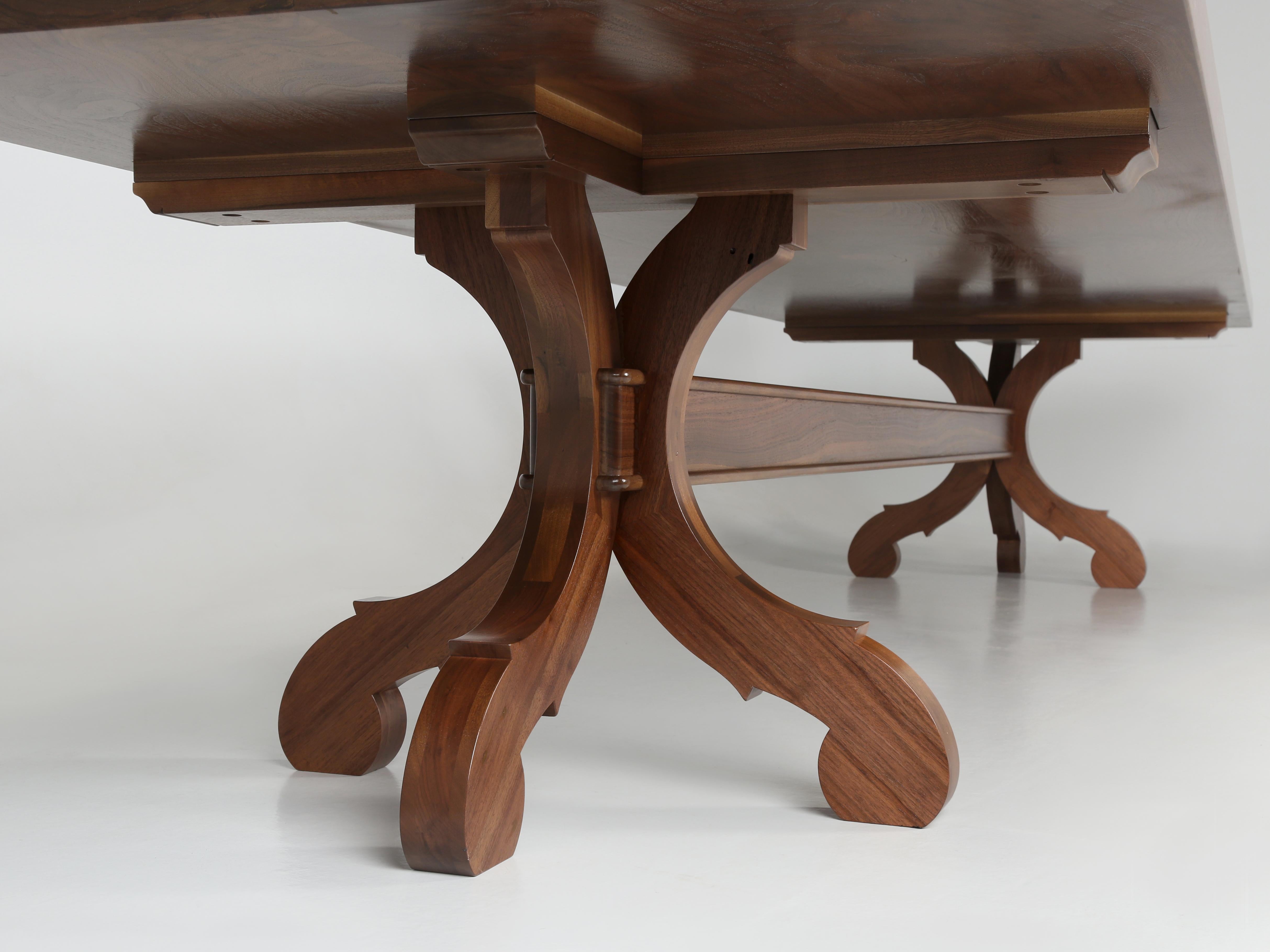 Spectaculaire table de salle à manger en noyer fabriquée à Chicago par Old Plank Made to Order en vente 8
