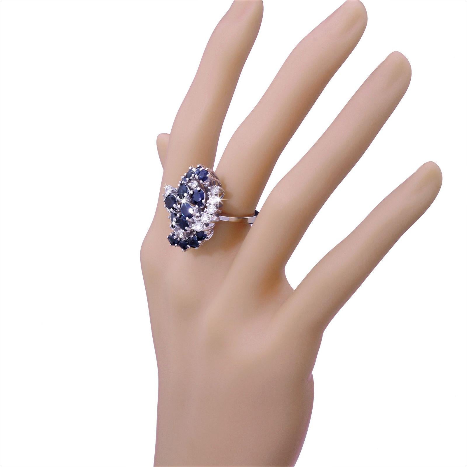 Women's or Men's Spectacular 14 Karat Gold Large Sapphire Diamond Cluster Cocktail Ring 3.45 TW For Sale