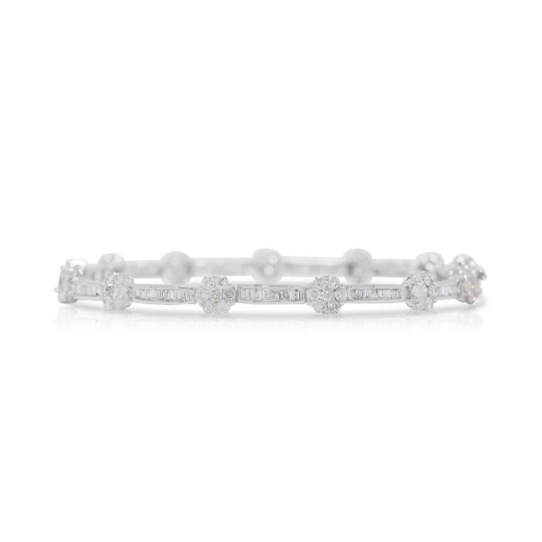 Round Cut Spectacular 1.75ct Natural Diamond 18K White Gold Bracelet For Sale