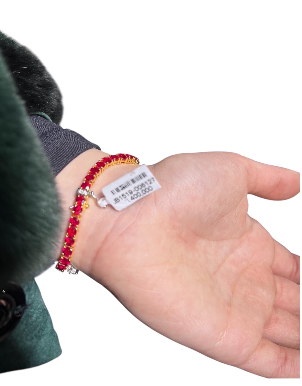 Espectacular Pulsera de Rubíes y Diamantes de 18,20 ct en Oro de 18K Declaración de Alta Joyería en Nuevo estado para la venta en Great Neck, NY
