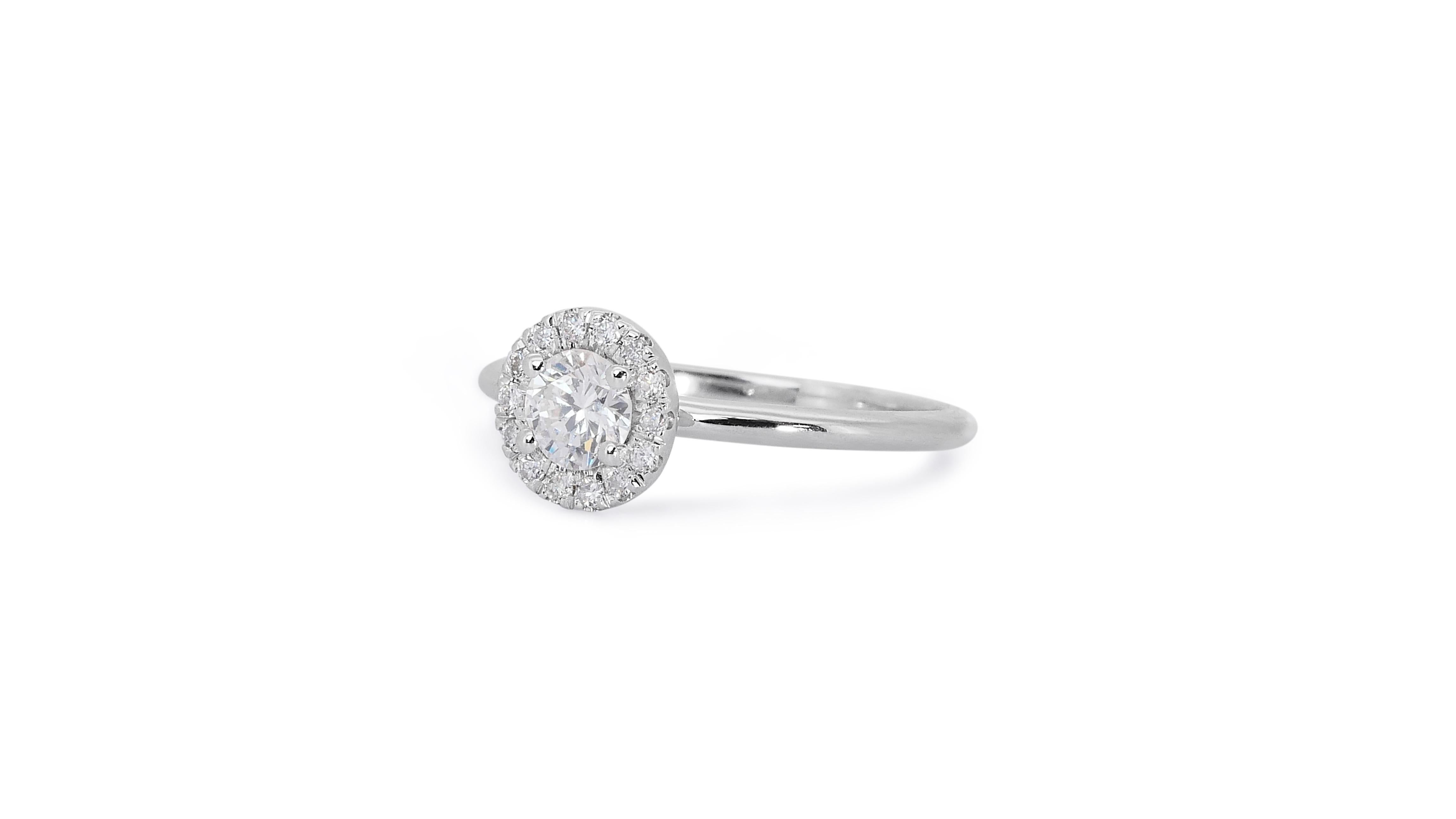 Round Cut Spectacular 18K White Gold Solitaire Natural Diamond Ring w/ 0.80ct - GIA Cert  For Sale