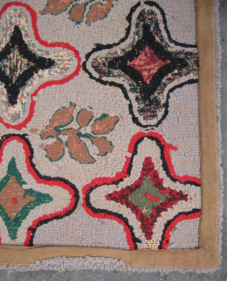 Spectaculaire tapis crochet géométrique d'art populaire américain des années 1920 en vente 1