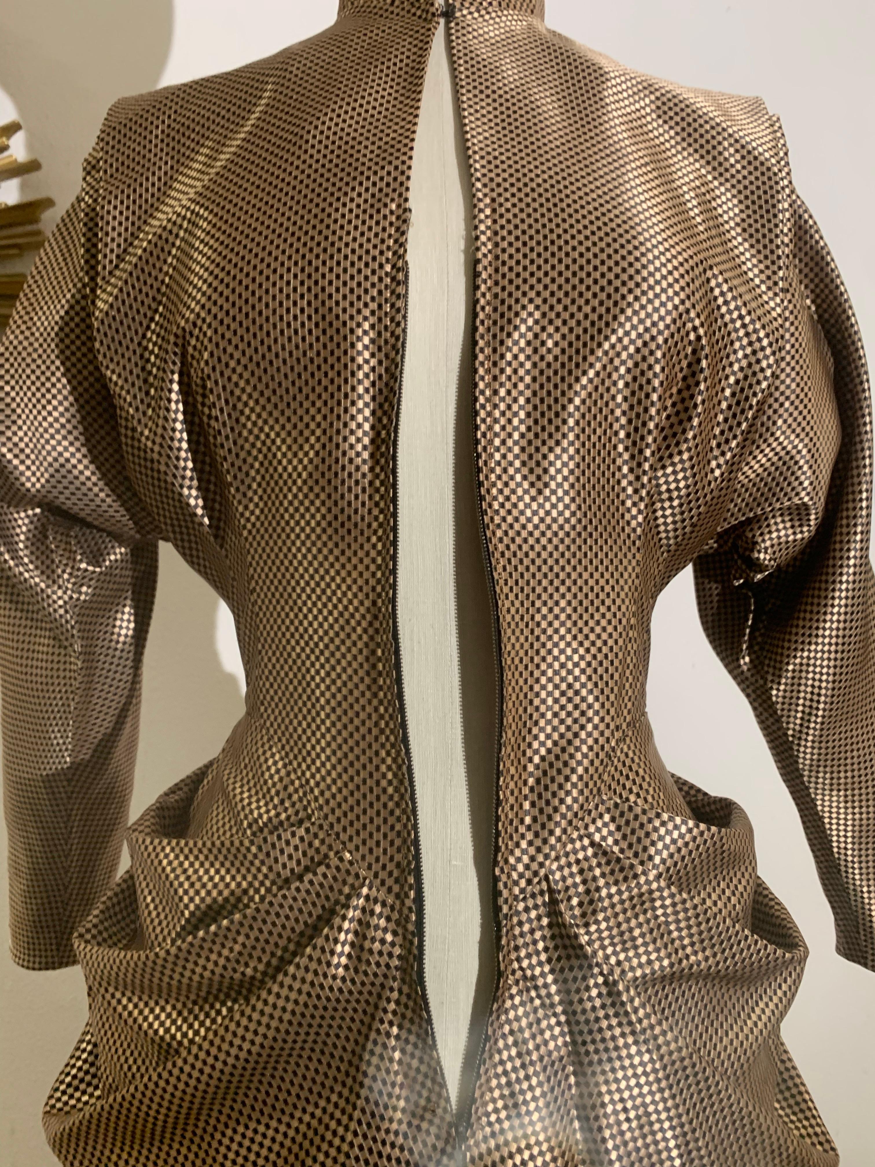 Spettacolare abito da cocktail Film Noir anni '40 a quadretti oro/nero con drappeggio sull'anca in vendita 8
