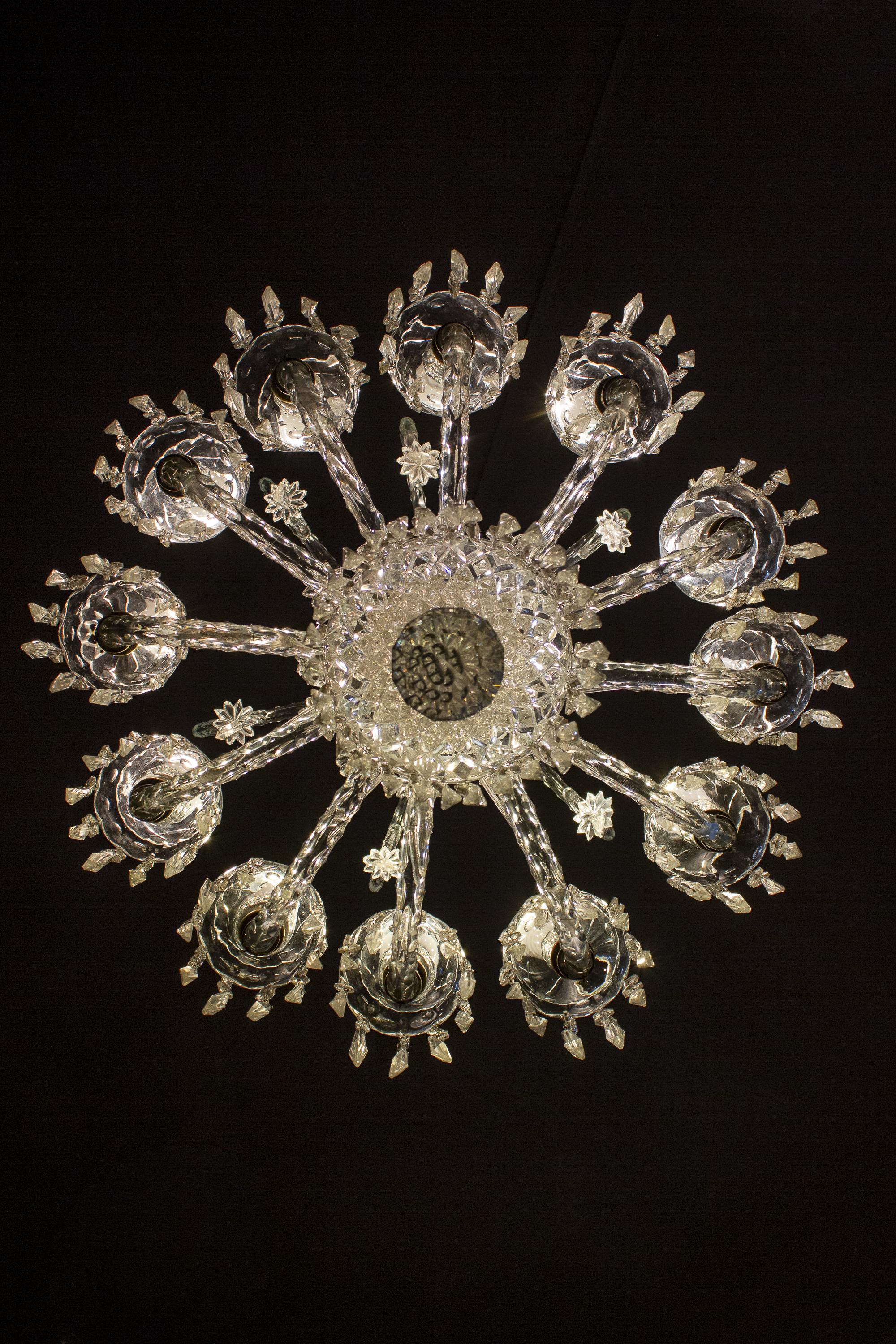 Spectaculaire lustre en cristal français du 19e siècle:: années 1880 en vente 9