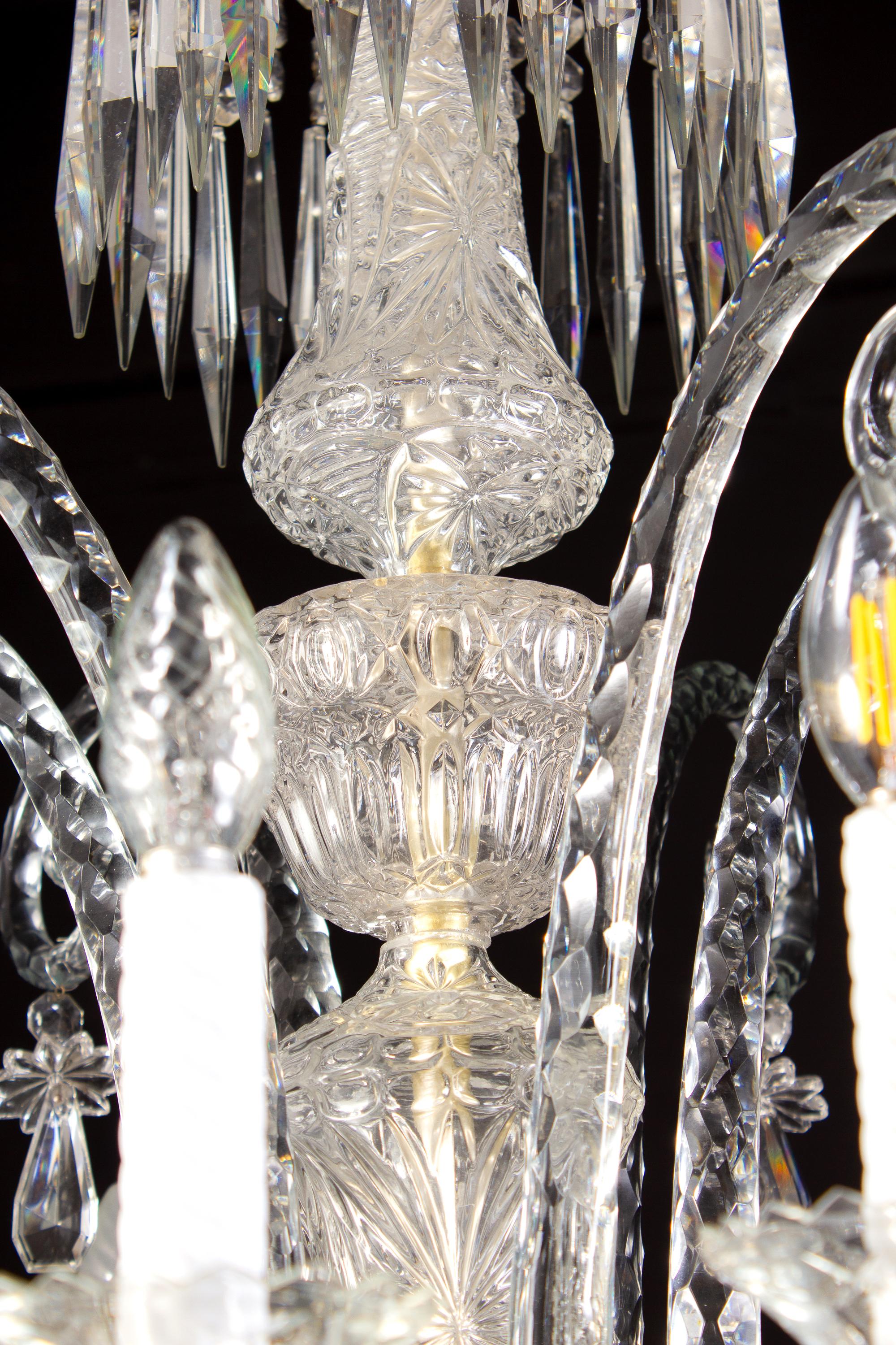 Spectaculaire lustre français en cristal du 19ème siècle, années 1880 Excellent état - En vente à Rome, IT