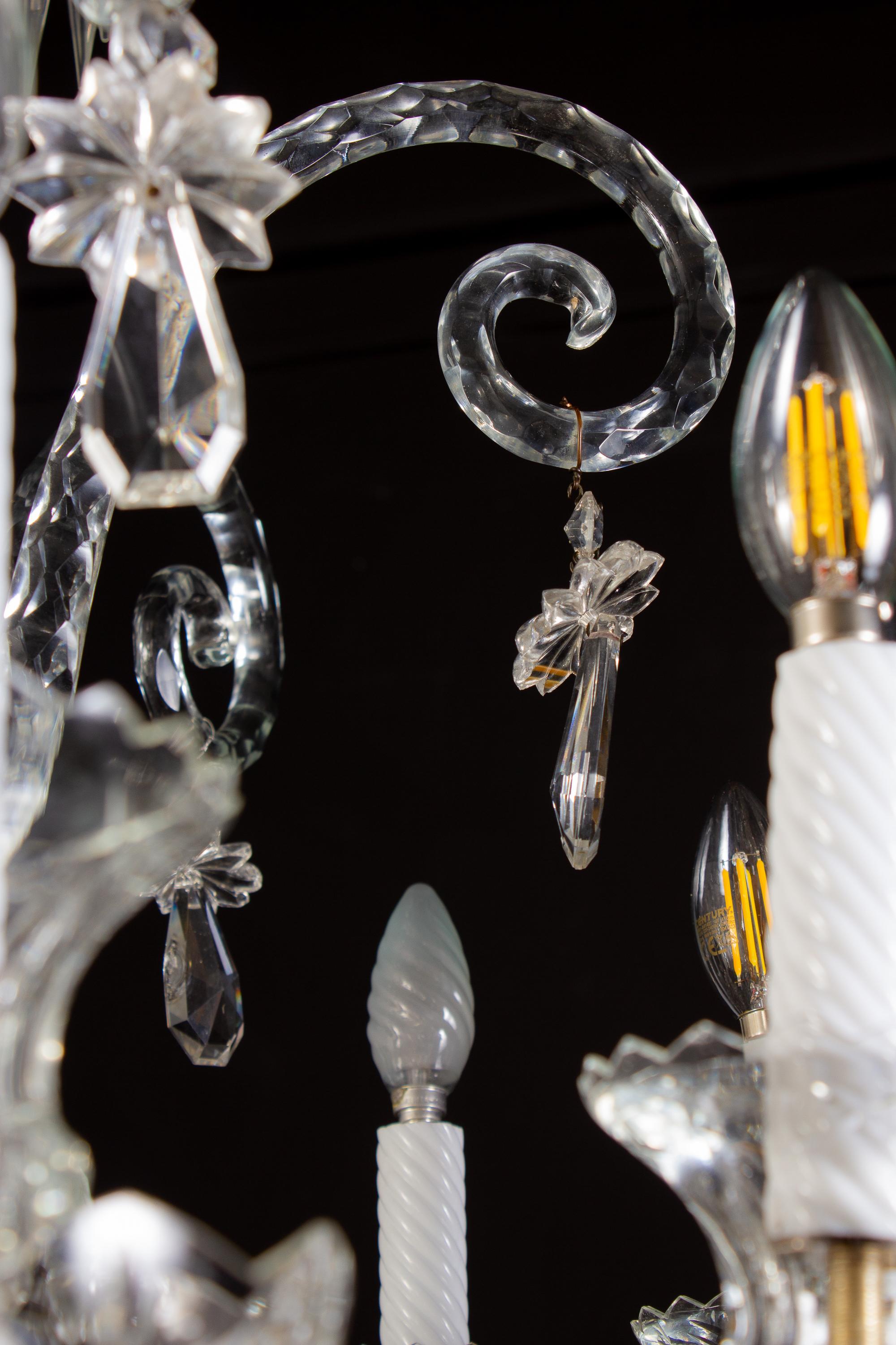 Cristal Spectaculaire lustre en cristal français du 19e siècle:: années 1880 en vente