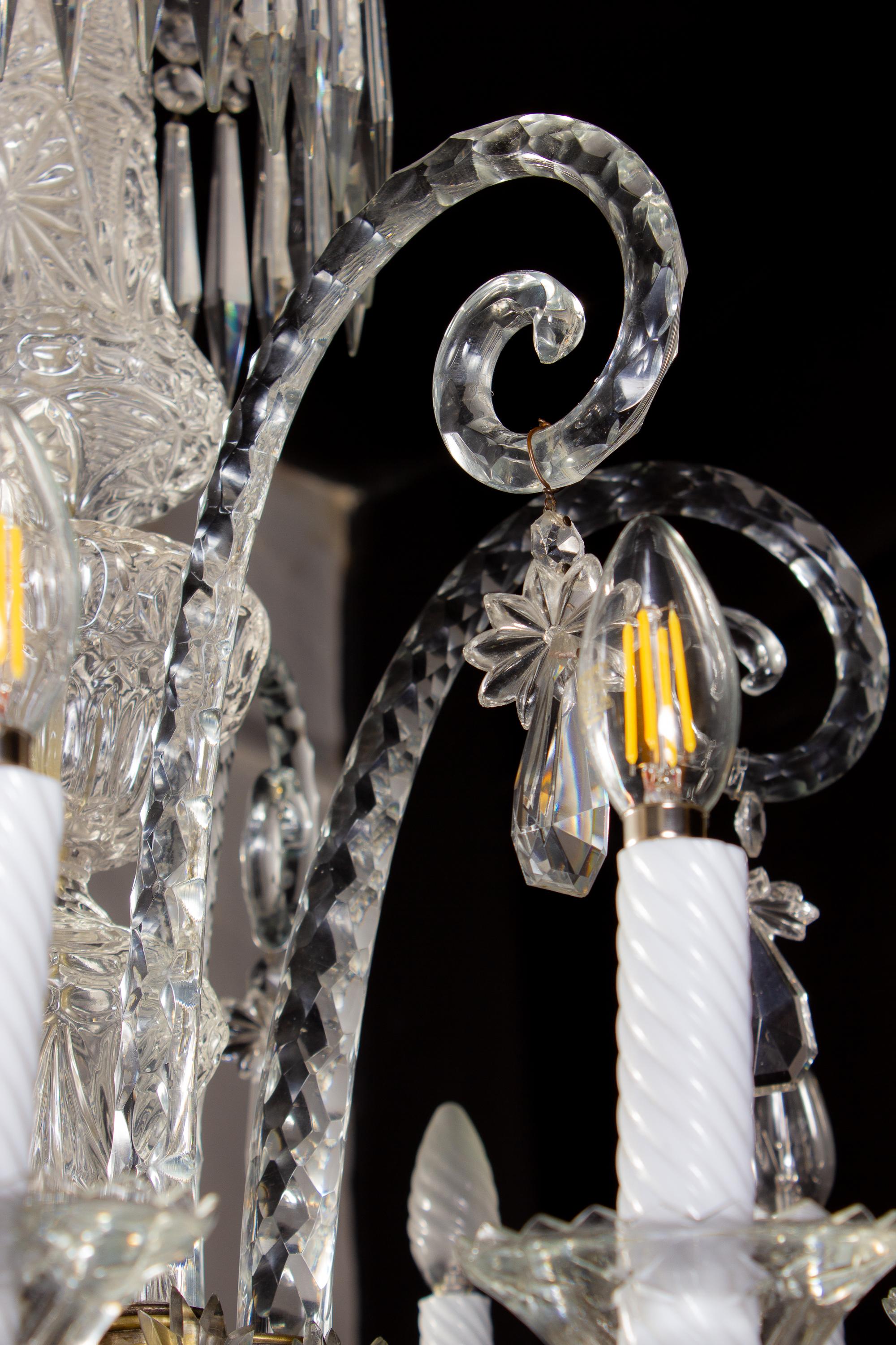 Spectaculaire lustre en cristal français du 19e siècle:: années 1880 en vente 1