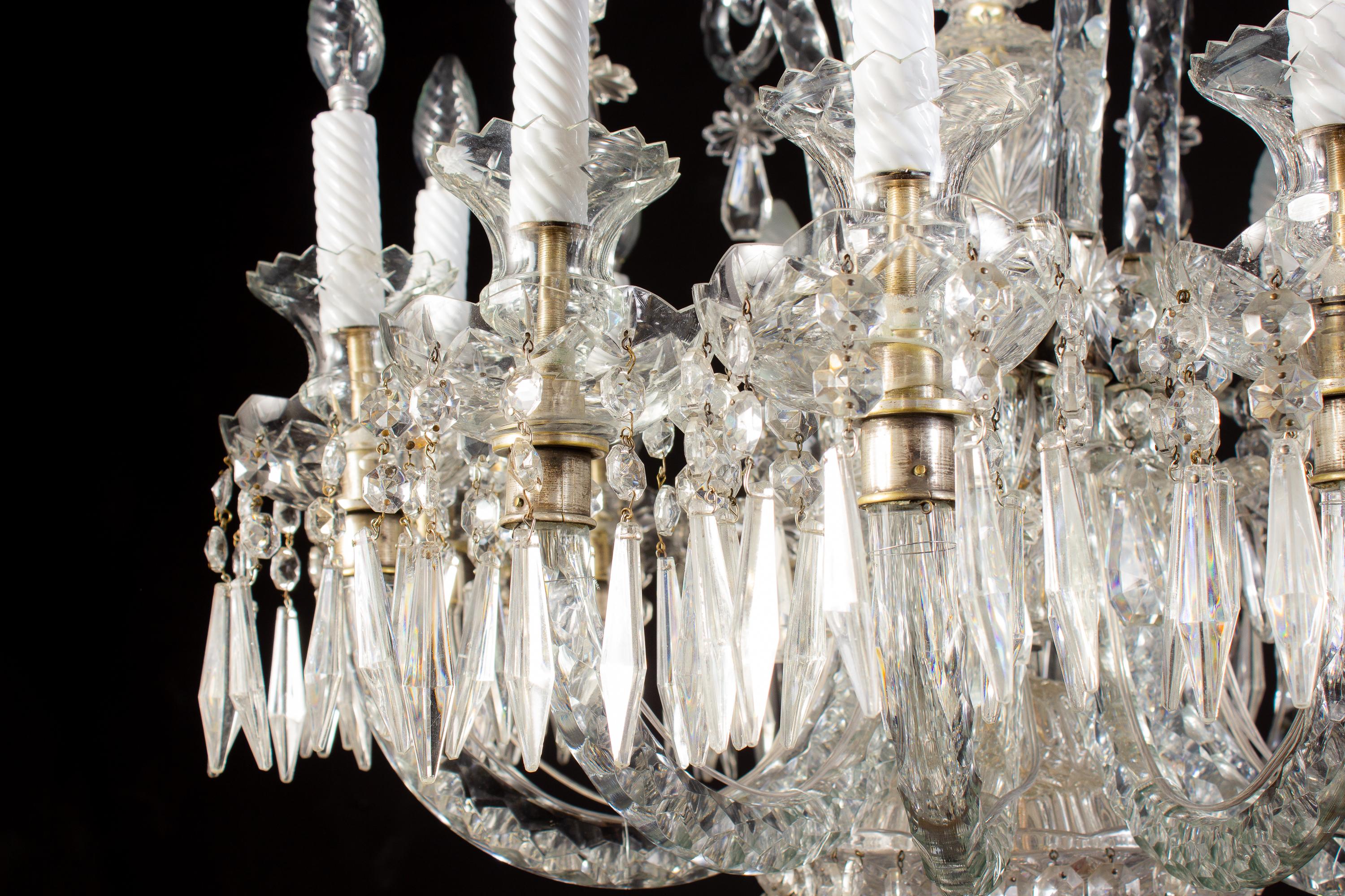 Spectaculaire lustre français en cristal du 19ème siècle, années 1880 en vente 1