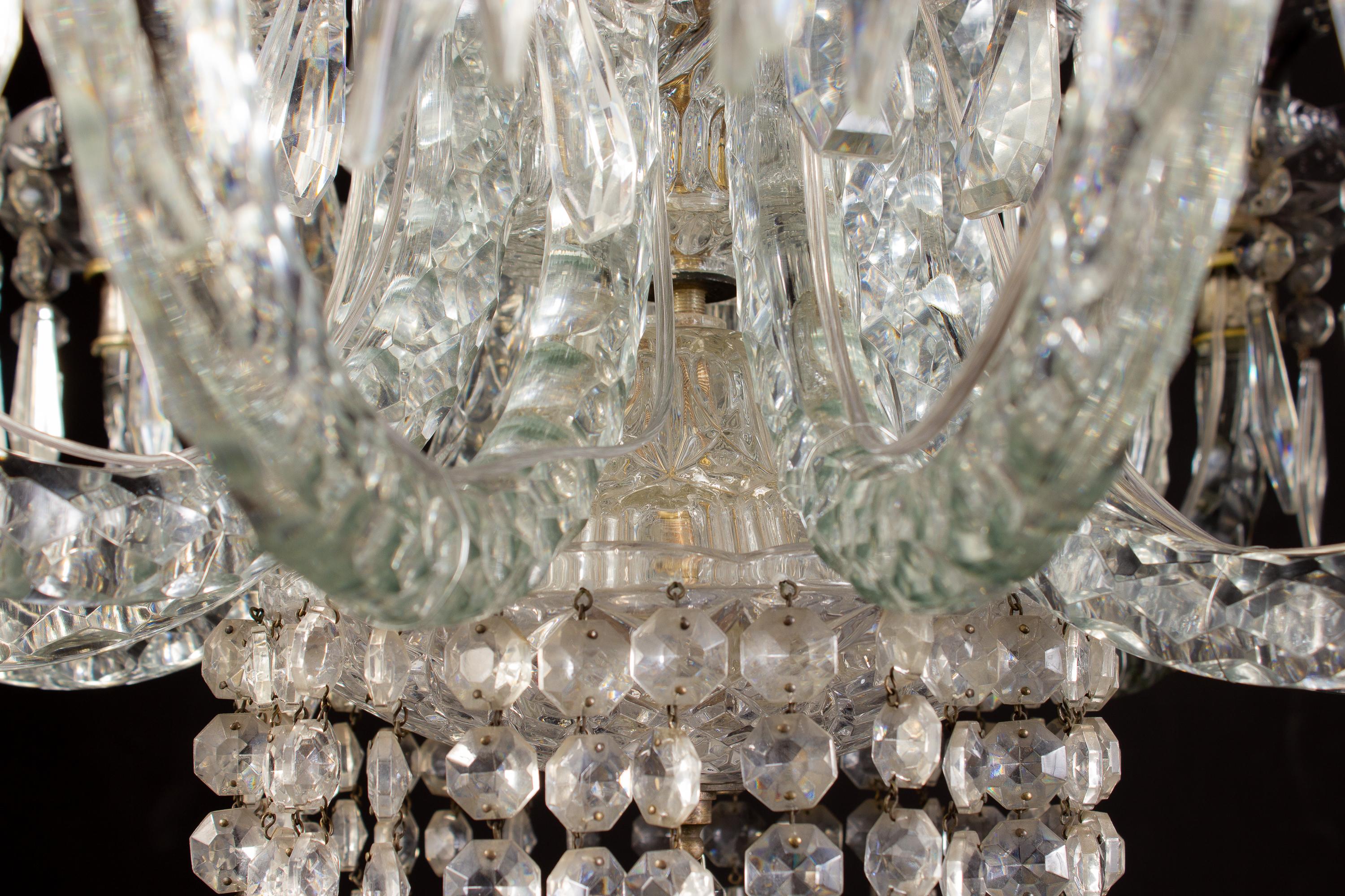 Spectaculaire lustre en cristal français du 19e siècle:: années 1880 en vente 2