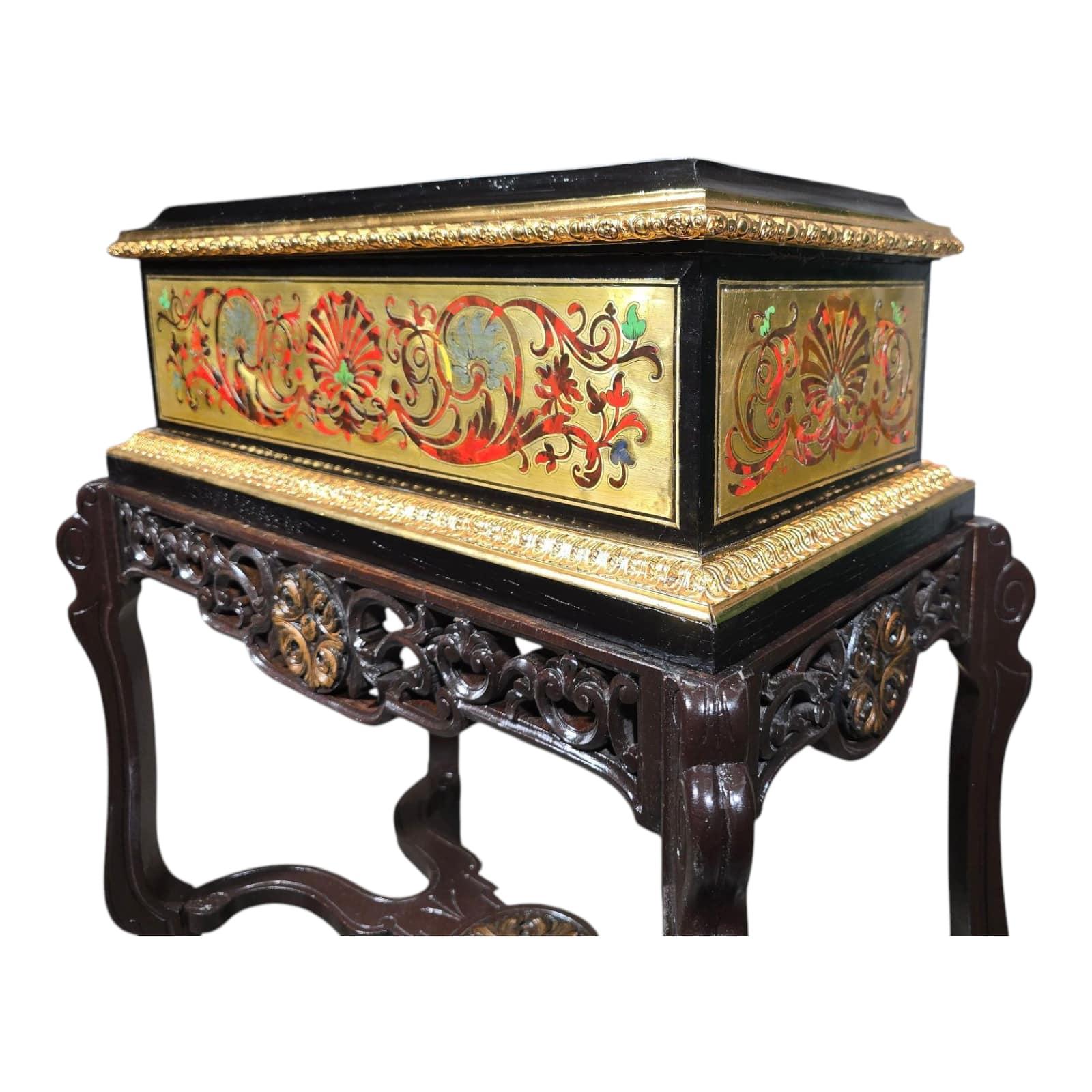 Spectacular 19th Century French Jardinière with Boulle Marquetry For Sale 8
