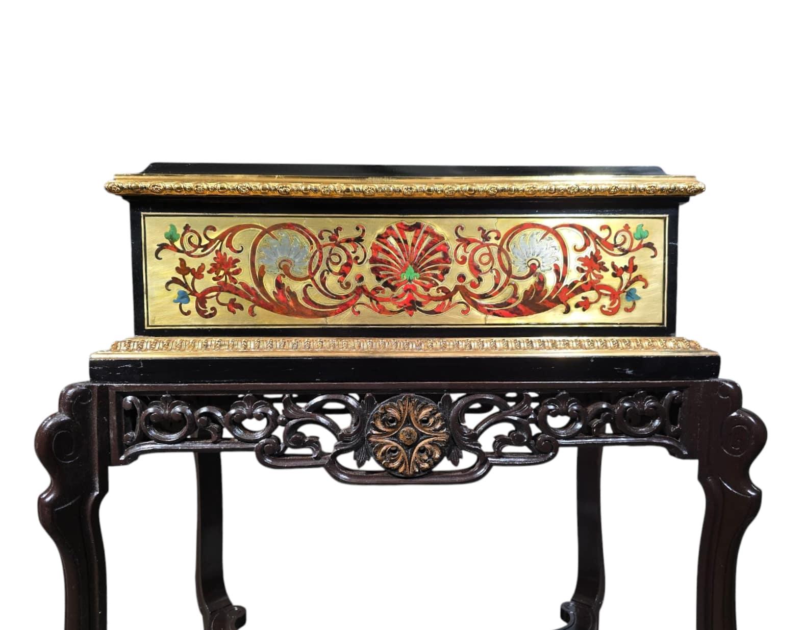 Spectacular 19th Century French Jardinière with Boulle Marquetry For Sale 3