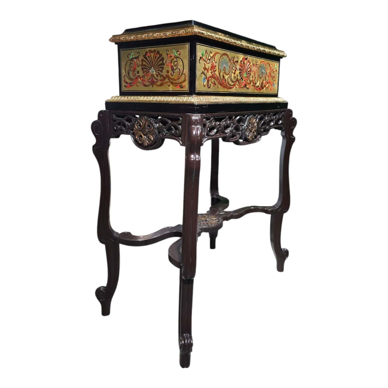 Spectacular 19th Century French Jardinière with Boulle Marquetry For Sale 4