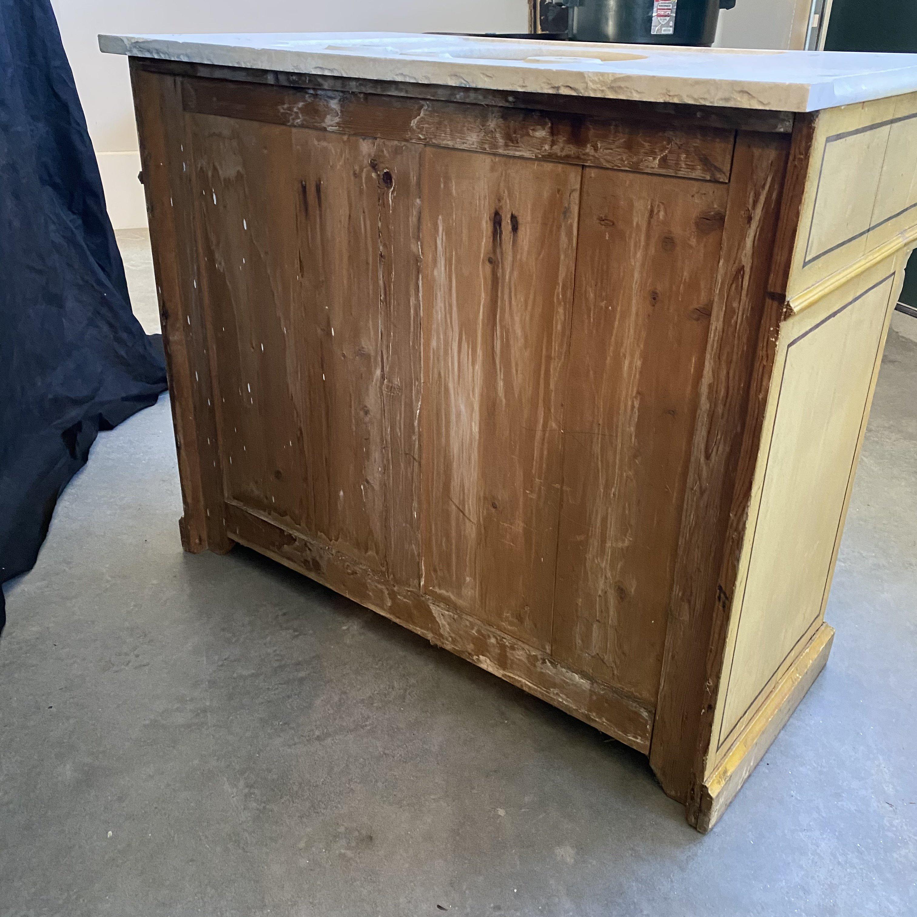 Spettacolare mobile lavabo con piano in marmo francese del XIX secolo in vendita 11