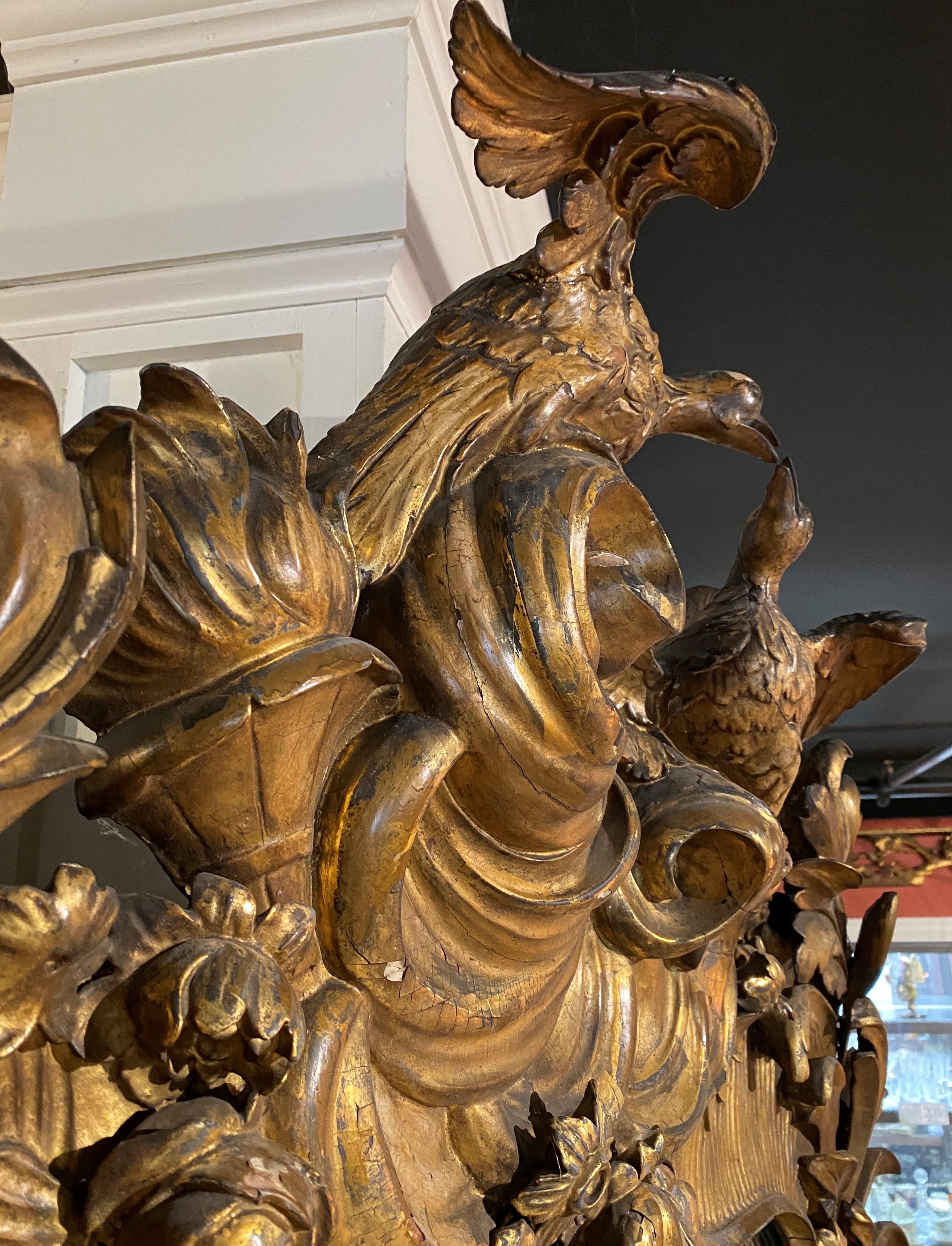 Spectaculaire miroir de pilier rococo italien du 19ème siècle en bois sculpté et doré avec table en vente 10