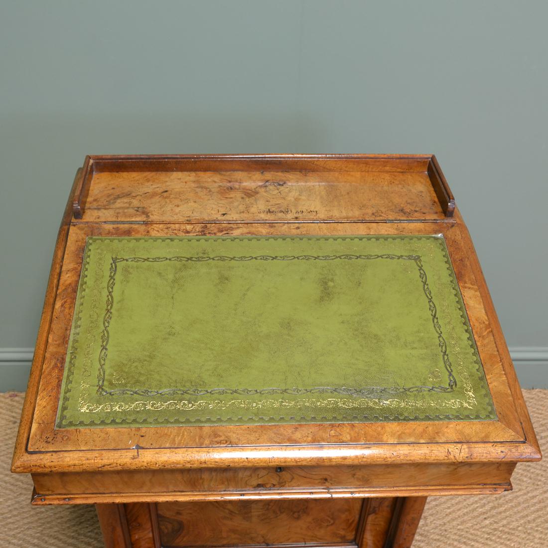 Spectacular 19th Century Quality Victorian Figured Walnut Antique Davenport Desk For Sale 1