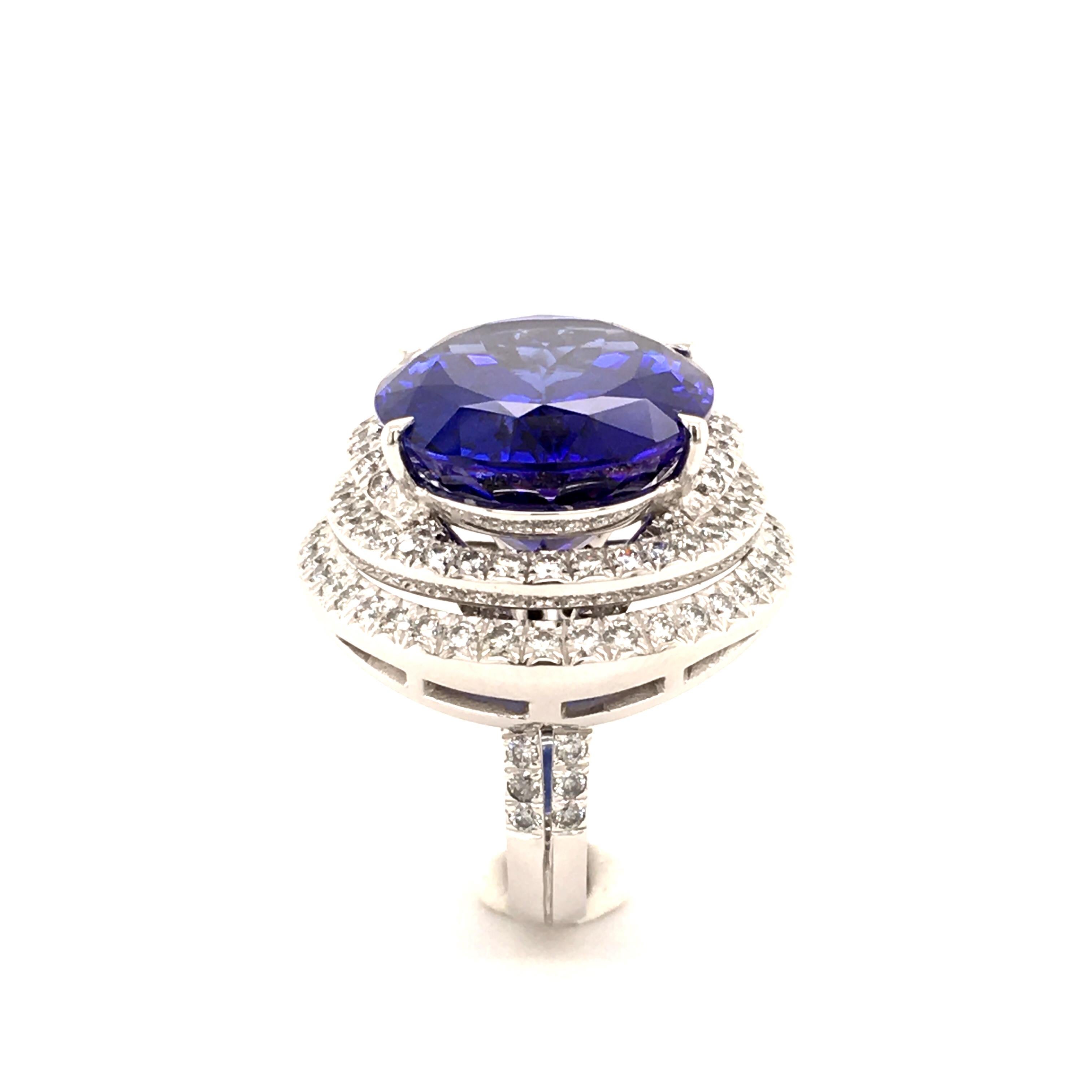 Oval Cut Spectacular 23.39 Carat Tanzanite and Diamond Ring in White Gold 18 Karat For Sale