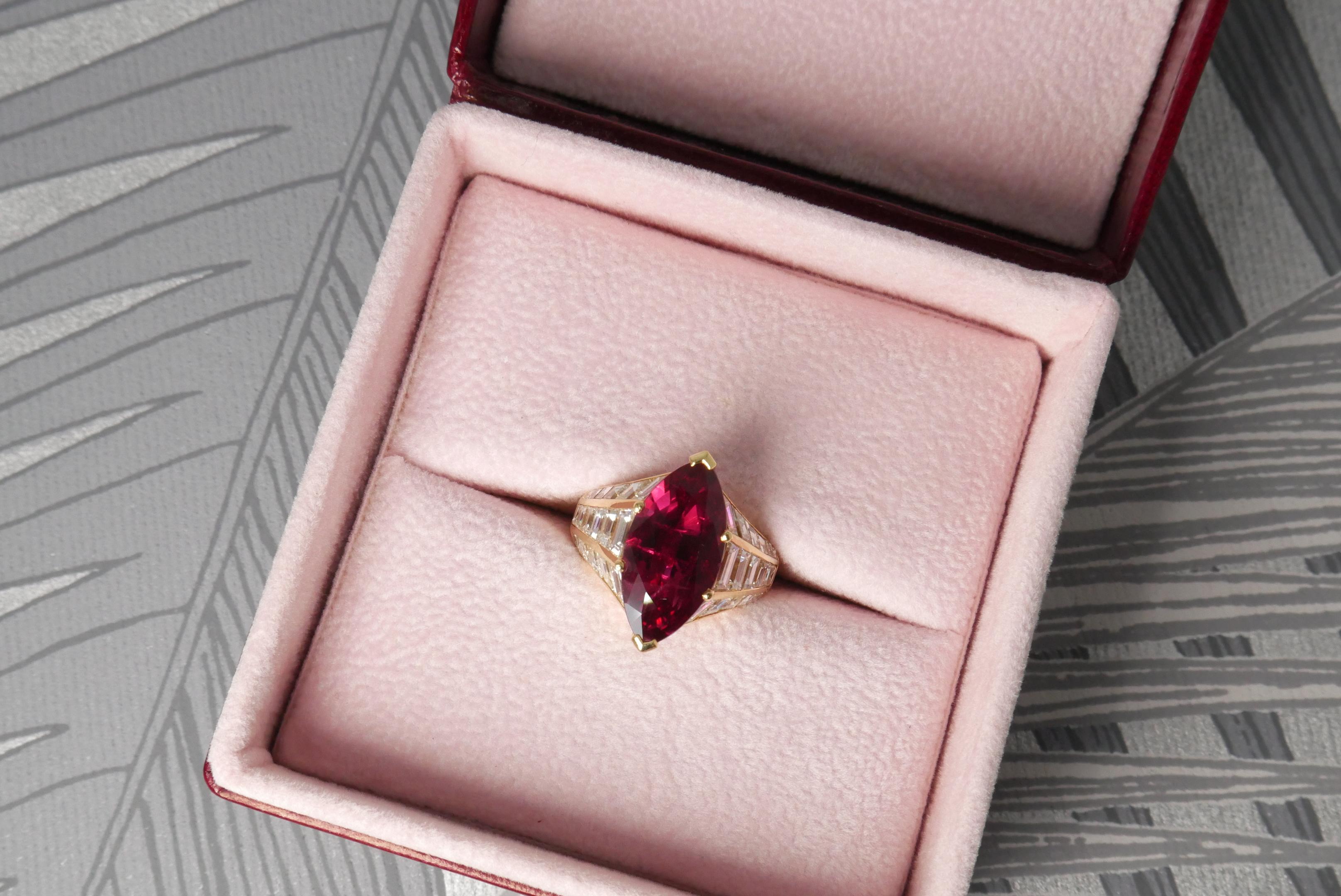 Spectacular 6 Carats Ruby and Diamond Marquise Ring In Good Condition For Sale In London, GB