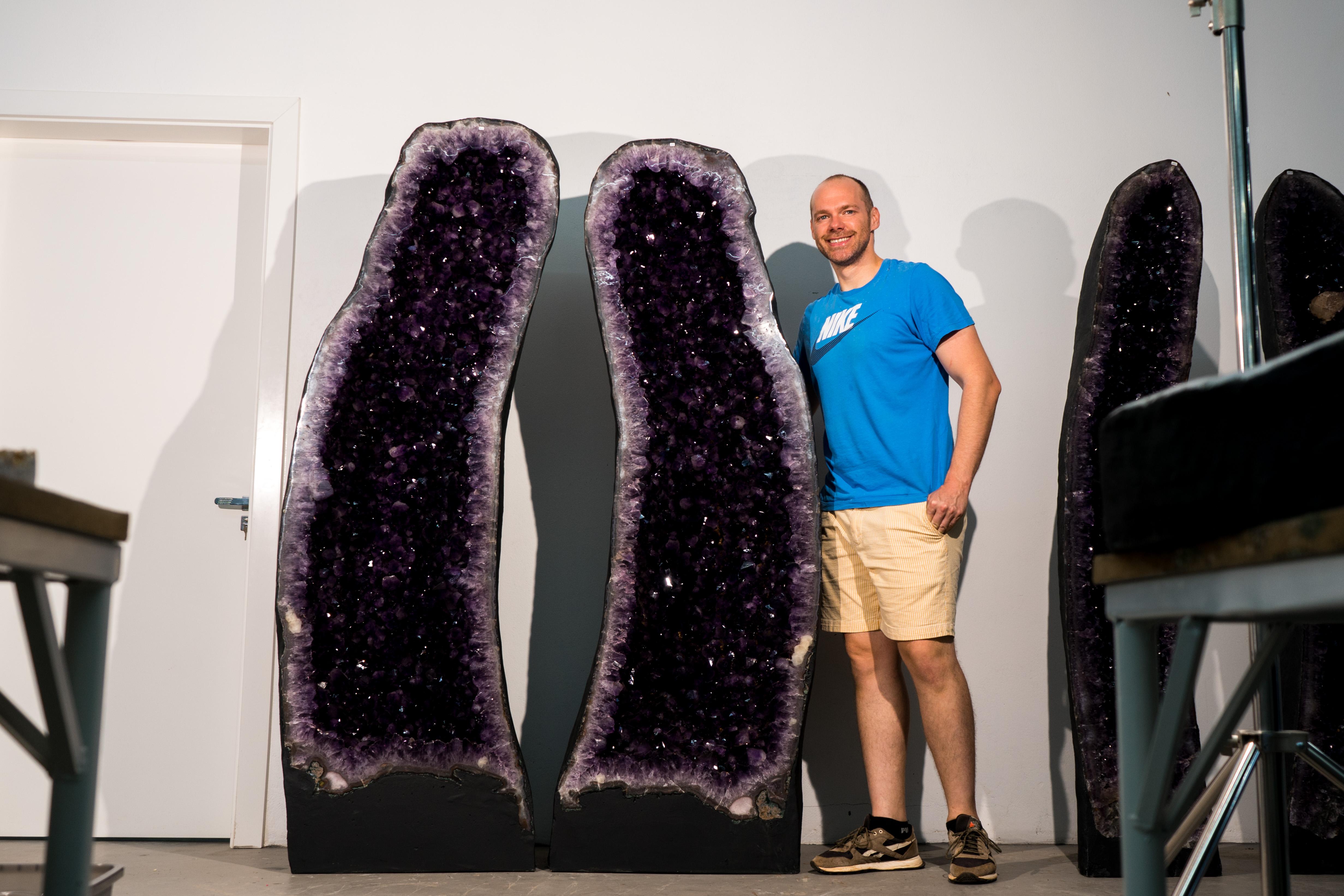 Espectacular Pareja de Geodas Gigantes de Amatista de 1,8 m de Altura, Púrpura Oscuro, Calidad de Museo en venta 6