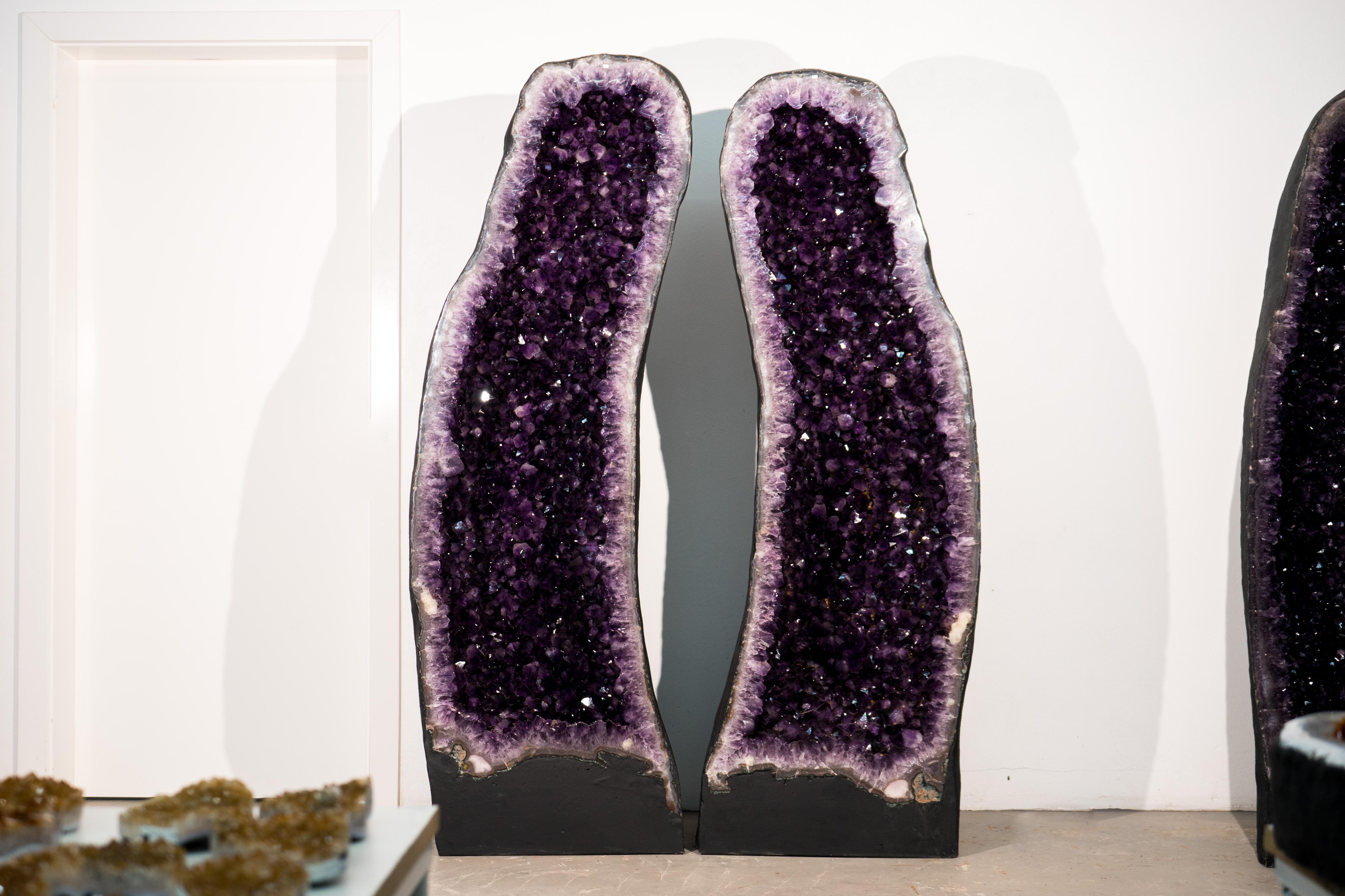Espectacular Pareja de Geodas Gigantes de Amatista de 1,8 m de Altura, Púrpura Oscuro, Calidad de Museo en Nuevo estado para la venta en Ametista Do Sul, BR