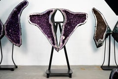 Géode de 64 pouces avec ailes de papillon en améthyste