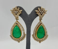 Spectacular 94 Carat Emerald and Diamond Dangly Earrings, Circa 1960s, Italy