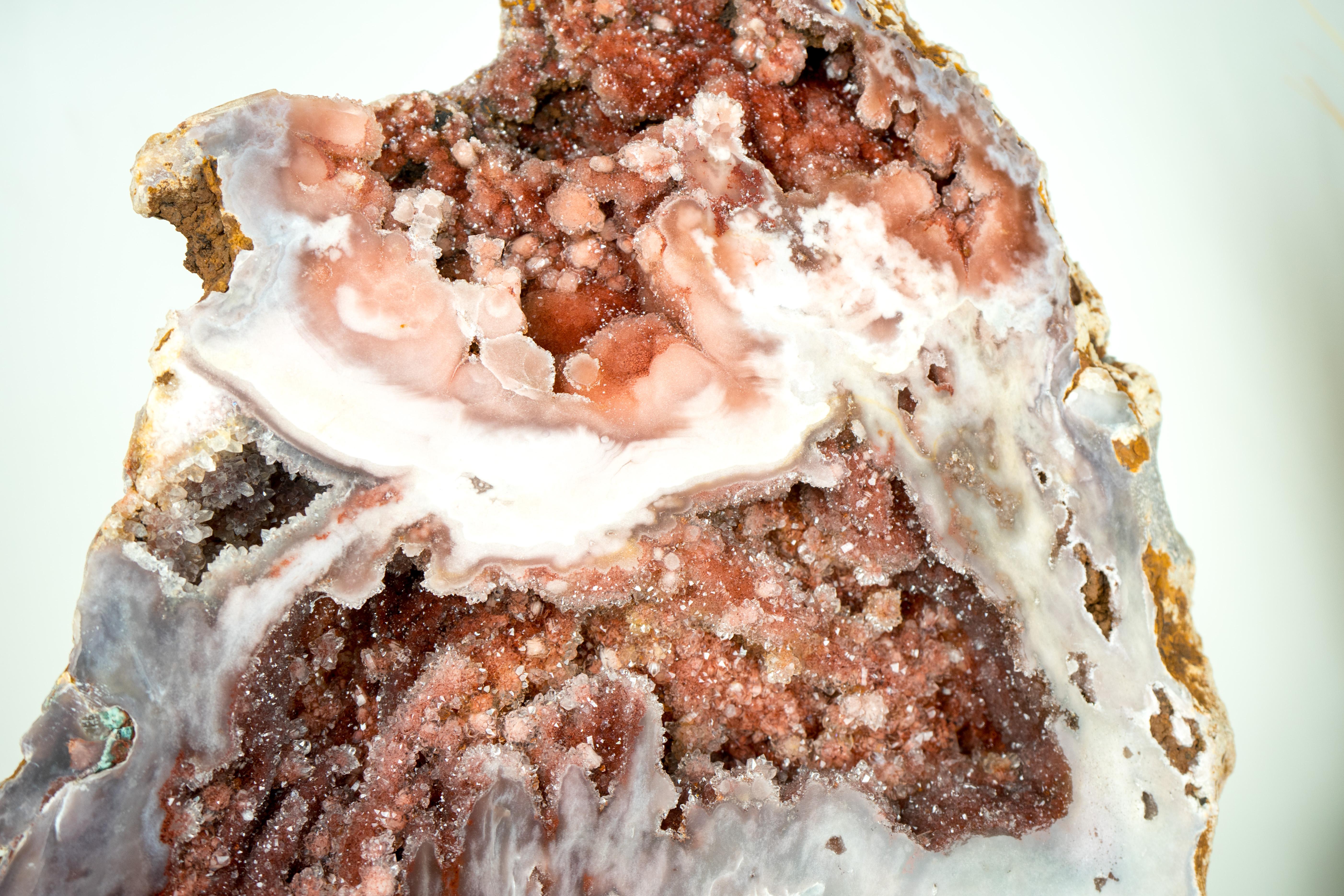 Spectacular AAA Pink Amethyst Geode with Pink and Red Sugar-Druzy Flowers In Distressed Condition For Sale In Ametista Do Sul, BR