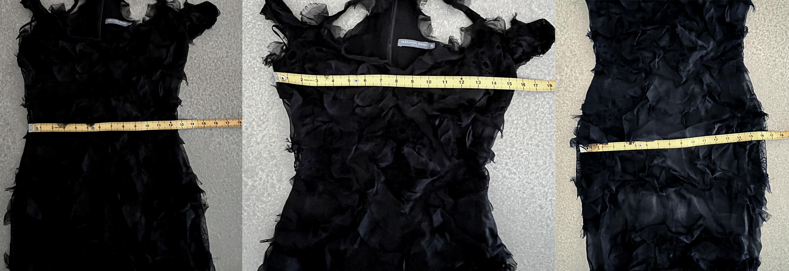 Spektakuläres Alexander McQueen Runway-Kleid Schwarzes Seidenspitzenkleid im Angebot 7