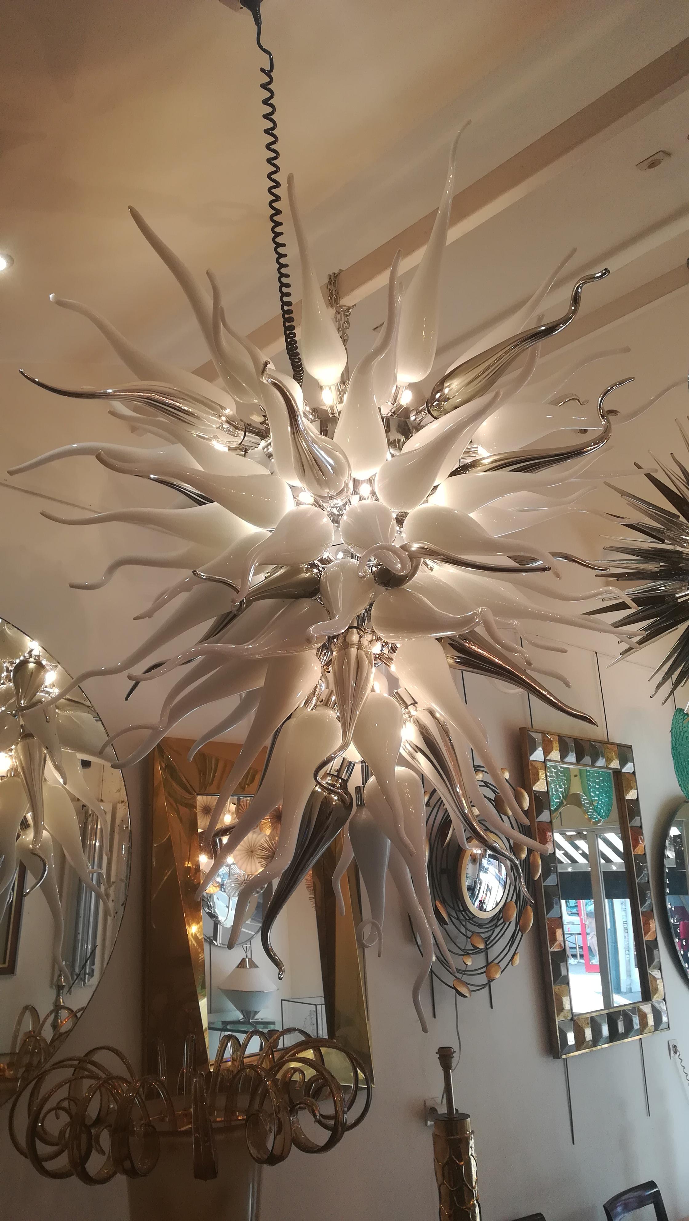 Spectacular and Huge Murano Glass Chandelier In Excellent Condition In Saint-Ouen, FR