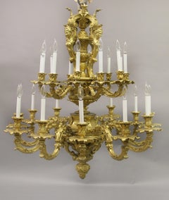 Spektakulärer und palastartiger Kronleuchter aus vergoldeter Bronze des 19. Jahrhunderts mit vierundzwanzig Lichtern