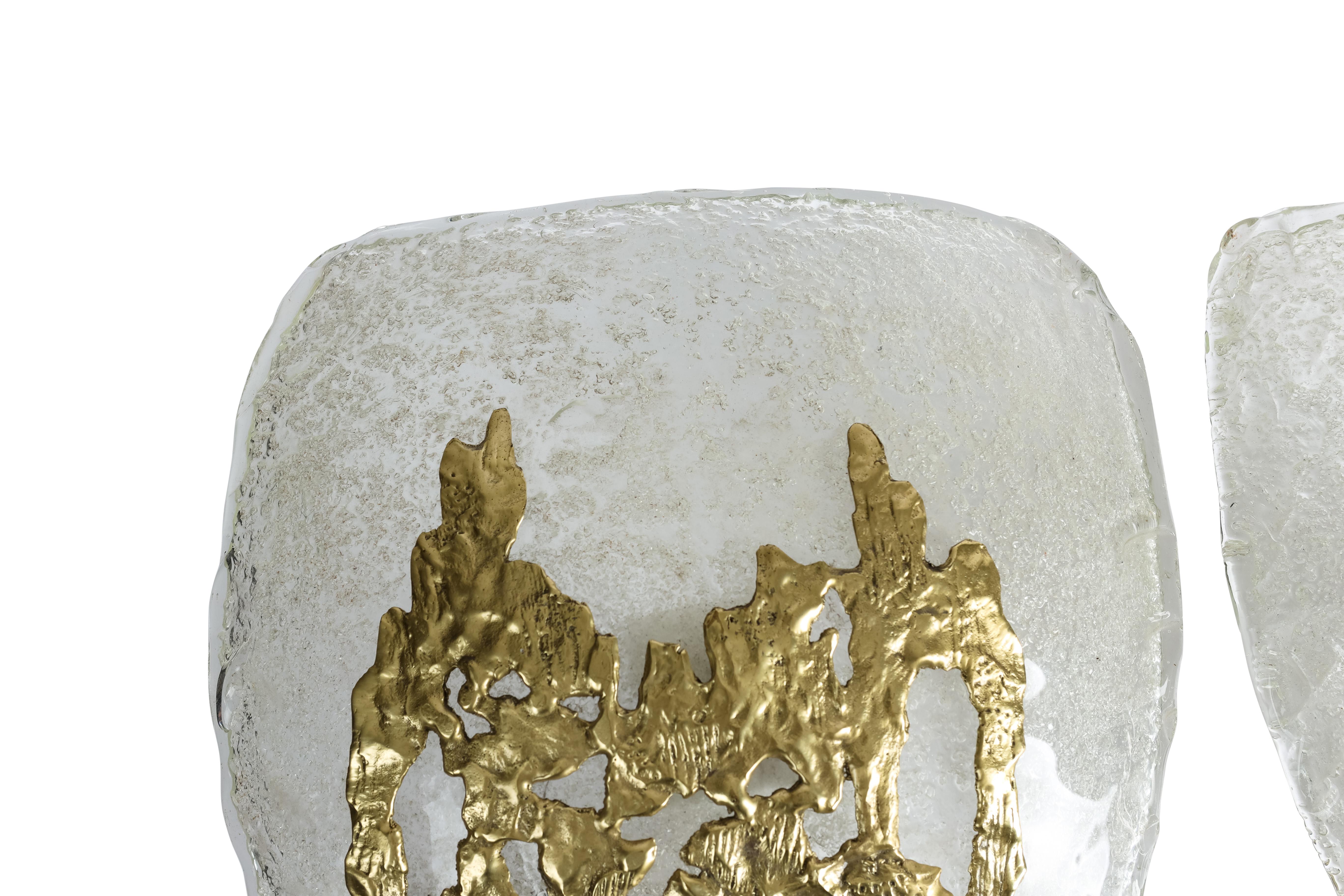 Mid-Century Modern Spectaculaire et unique verre de Murano soufflé à la main avec une sculpture en laiton en vente