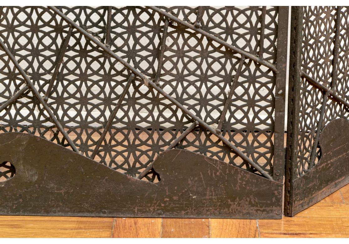 Espectacular Biombo de Telaraña de Hierro Antiguo Arts and Crafts en venta 5