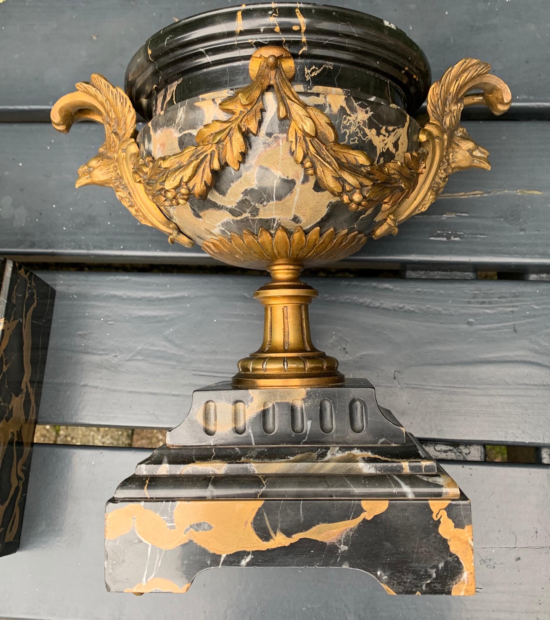Stunning Antique Quality Bronze Marble Clock Garniture w. Bald Eagle Sculptures For Sale 4