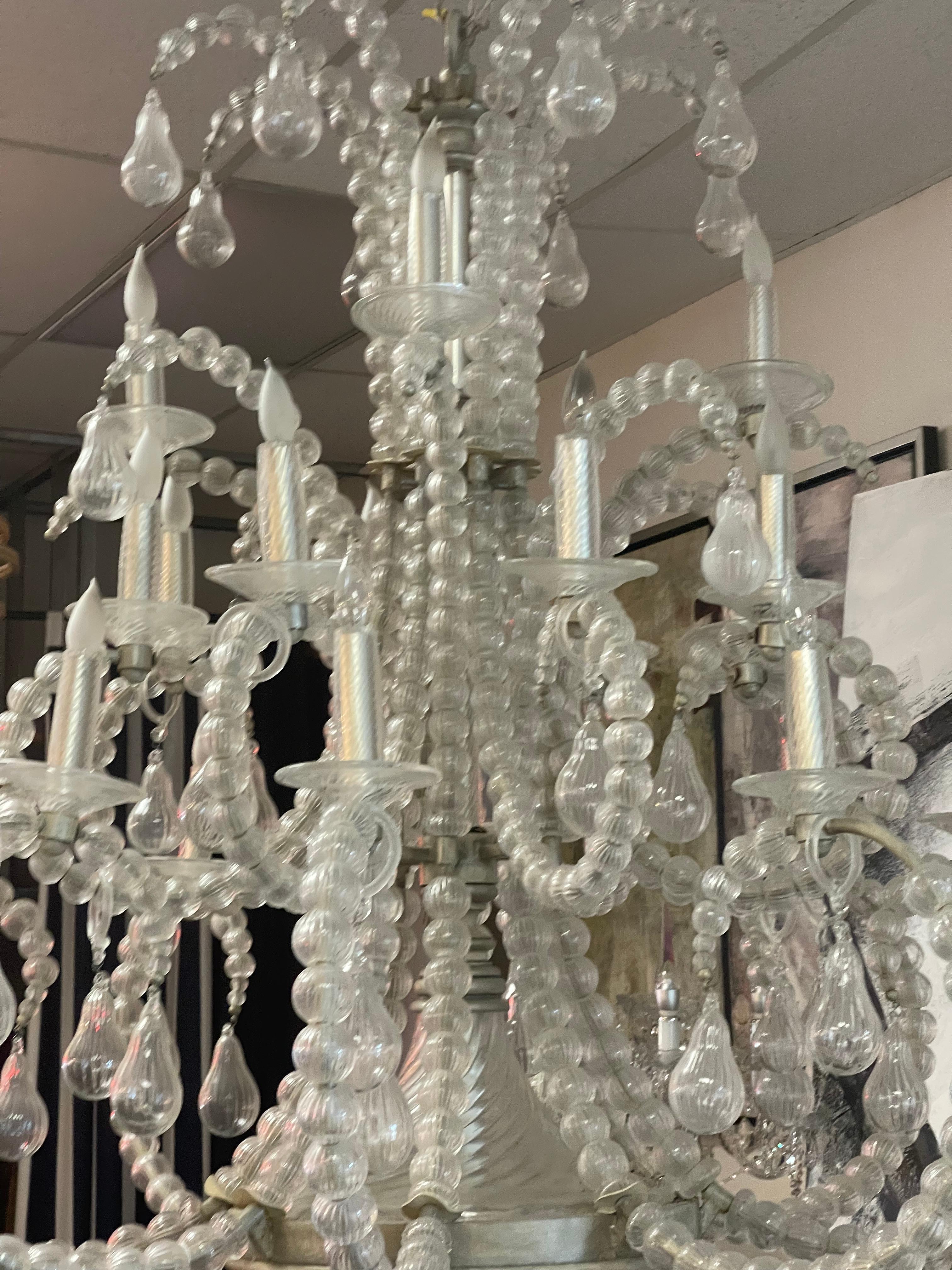 Spectaculaire lustre ancien en verre de Murano Bon état - En vente à Boca Raton, FL