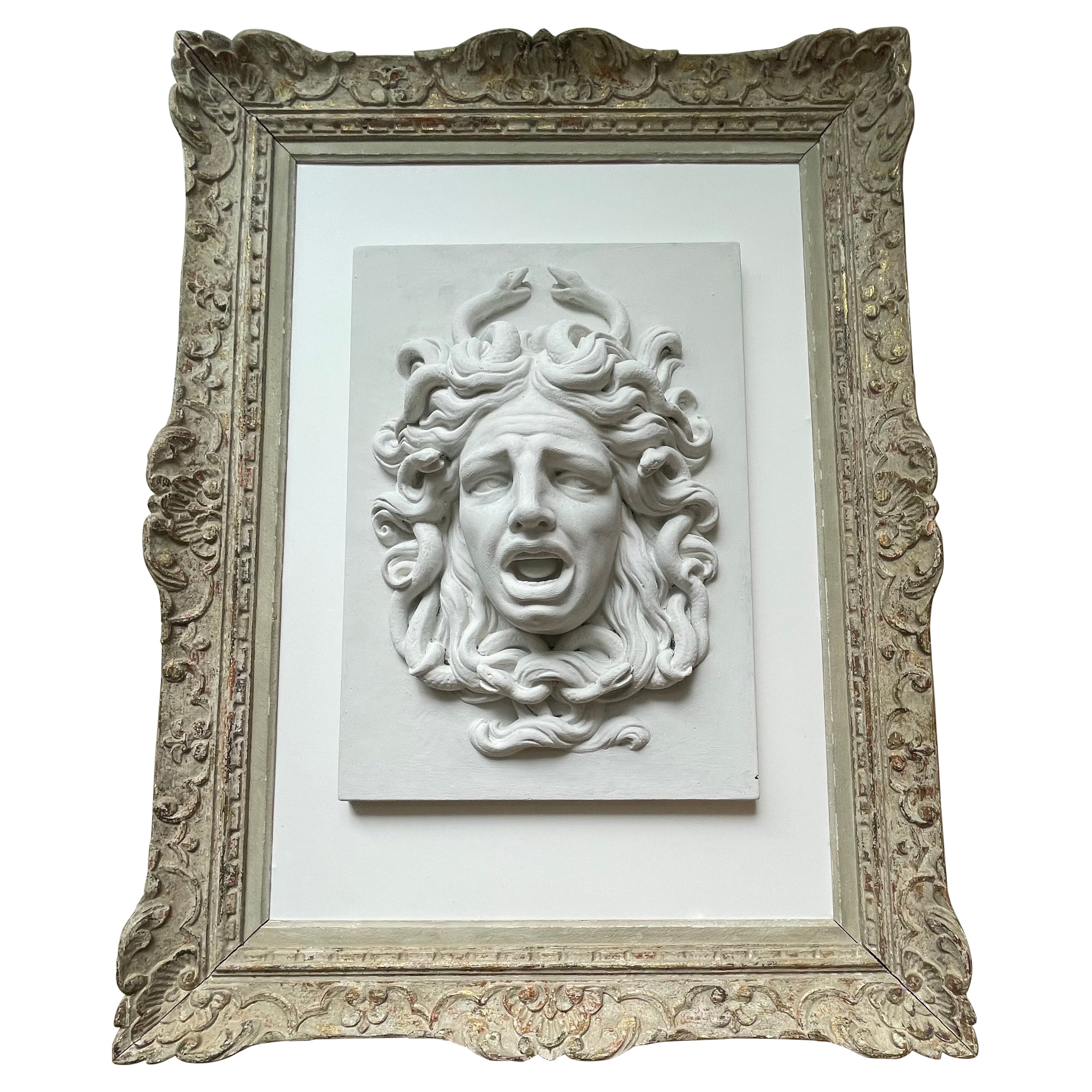 Spektakulärer antiker Gips-Kopf der Medusa aus einer Werkstatt – 1930. im Angebot