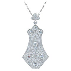Spectaculaire pendentif et collier Art déco en platine et diamant taille vieille Europe