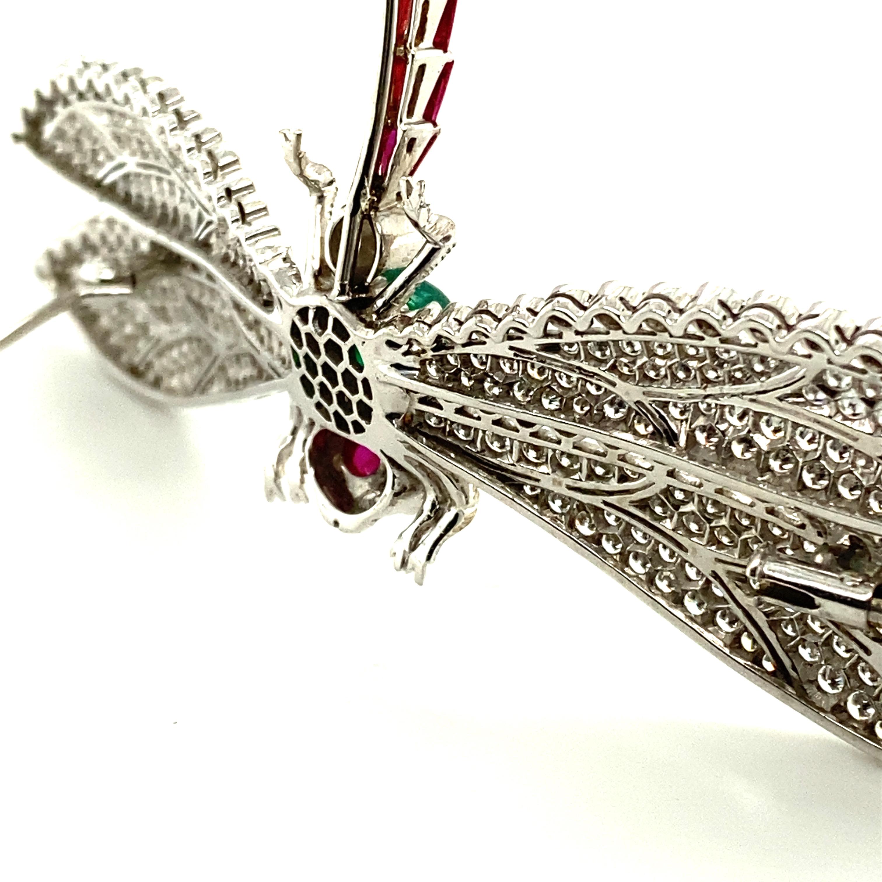 Spectacular Art Deco Style Dragonfly Brooch in 18 Karat White Gold 3