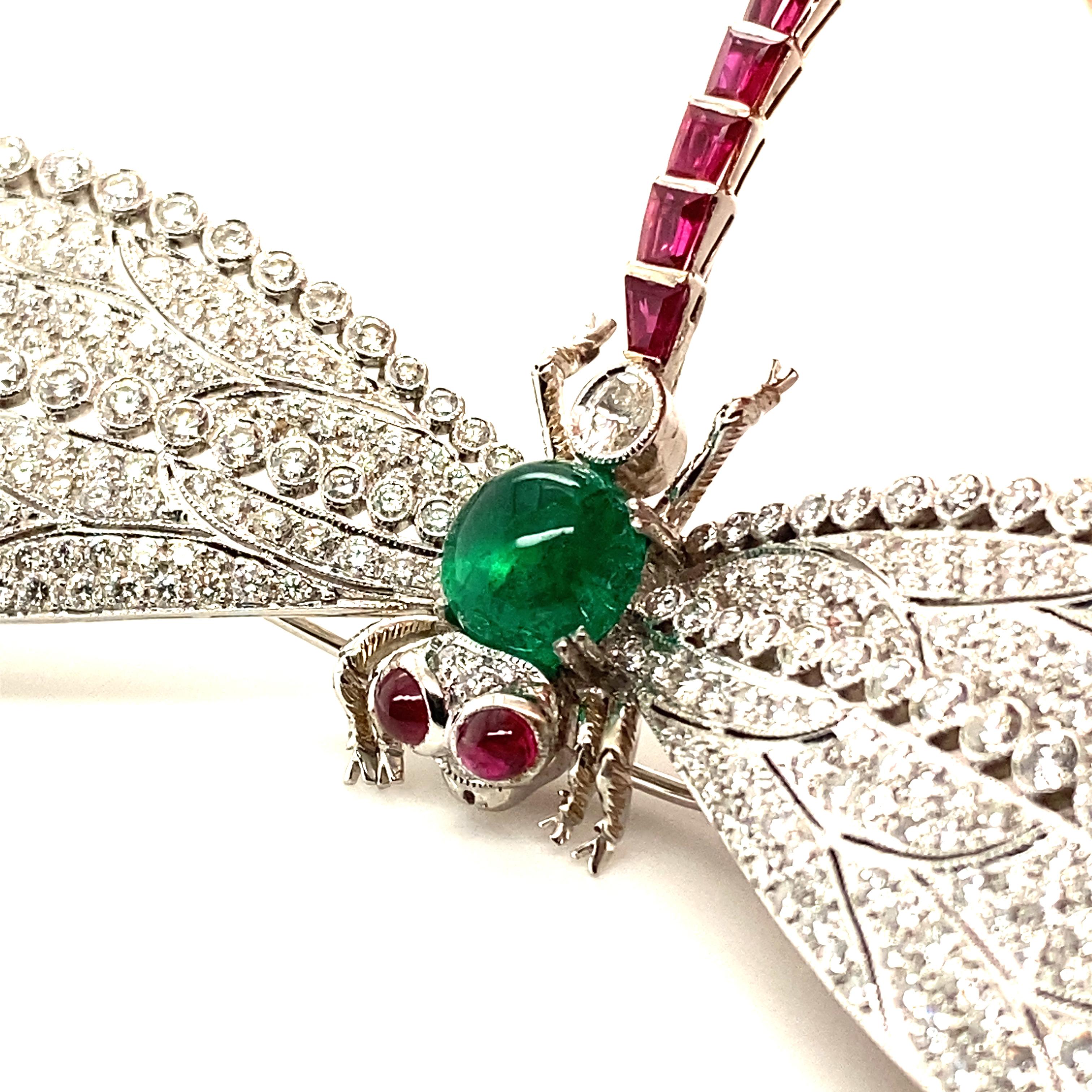 Spectacular Art Deco Style Dragonfly Brooch in 18 Karat White Gold In Excellent Condition In Lucerne, CH