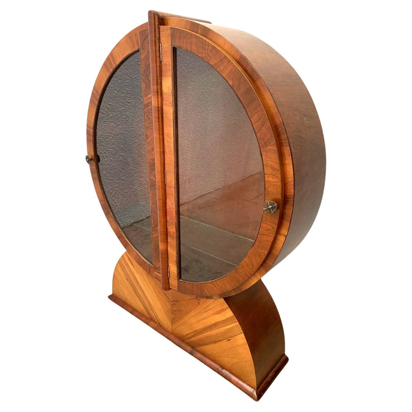 Spettacolare vetrinetta in noce Art Déco, inglese, 1930 ca. in vendita 1