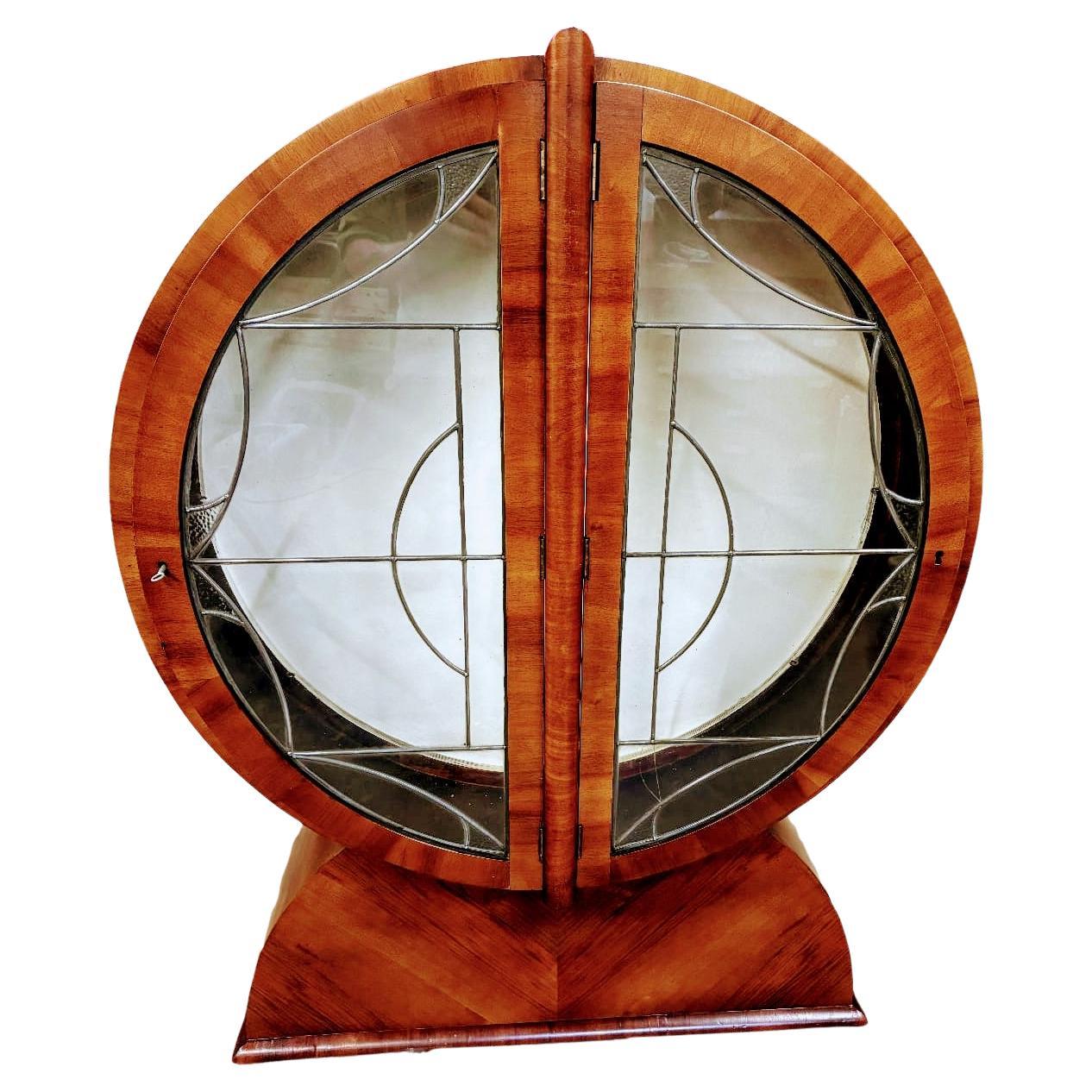 Spektakulärer Art-Déco-Vitrinenschrank aus Nussbaumholz im Art déco-Stil, englisch, um 1930