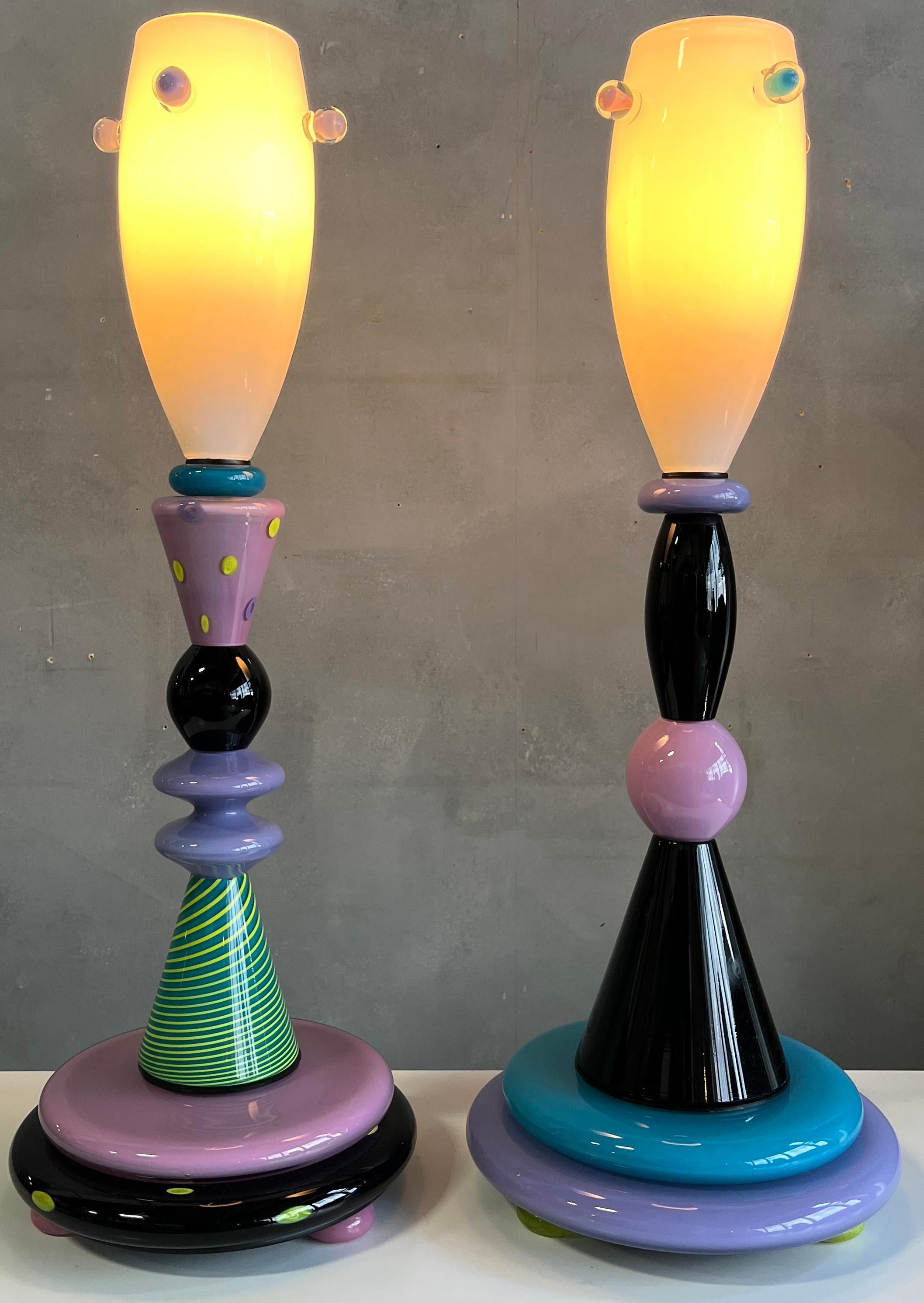 Spektakuläre mundgeblasene Glas-Tischlampen im Memphis-Stil im Angebot 6